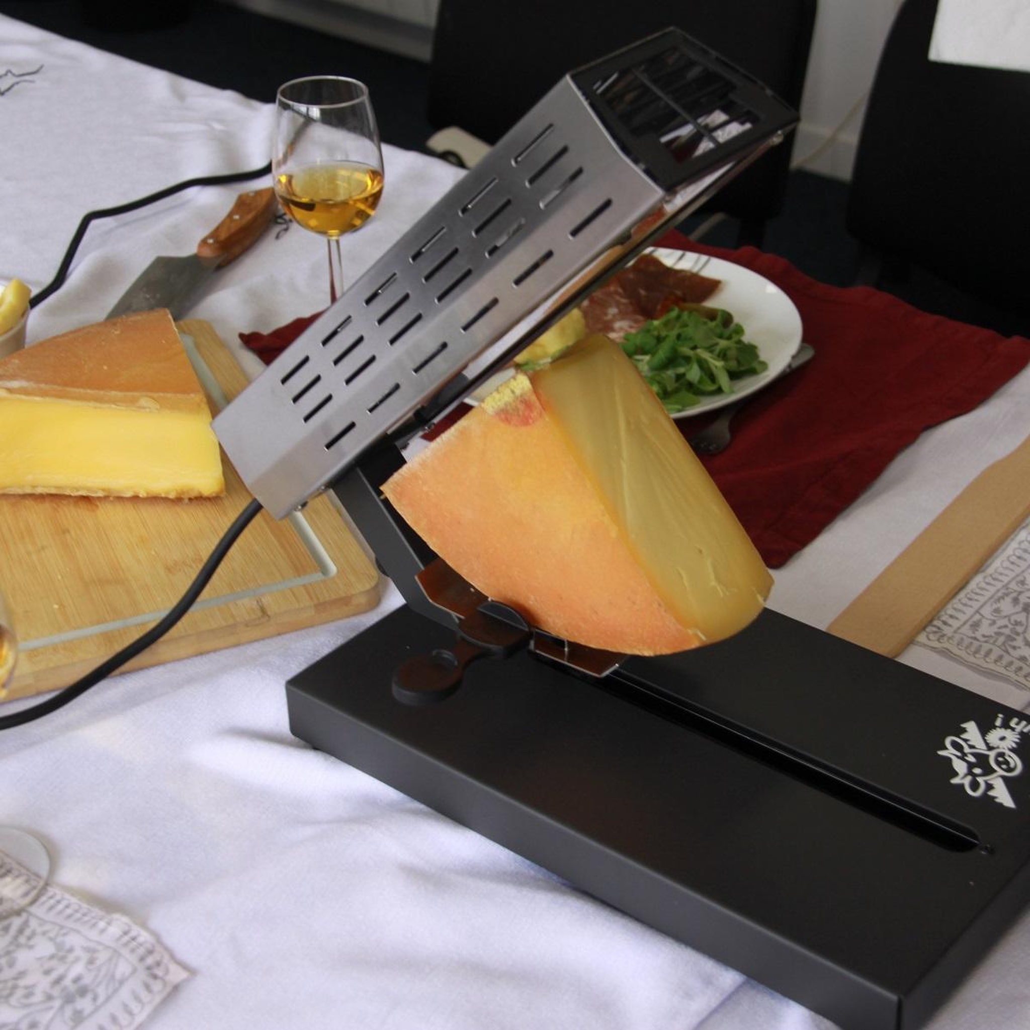 Voir la diapositive 2 : LITTLE BALANCE Appareil à raclette 4 personnes 600w - 8761