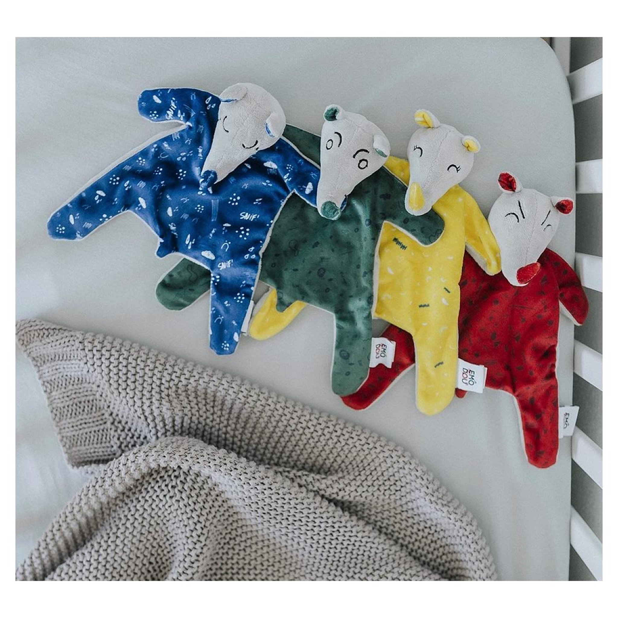 Voir la diapositive 3 : EMODOU Coffret Doudou Les Emotions