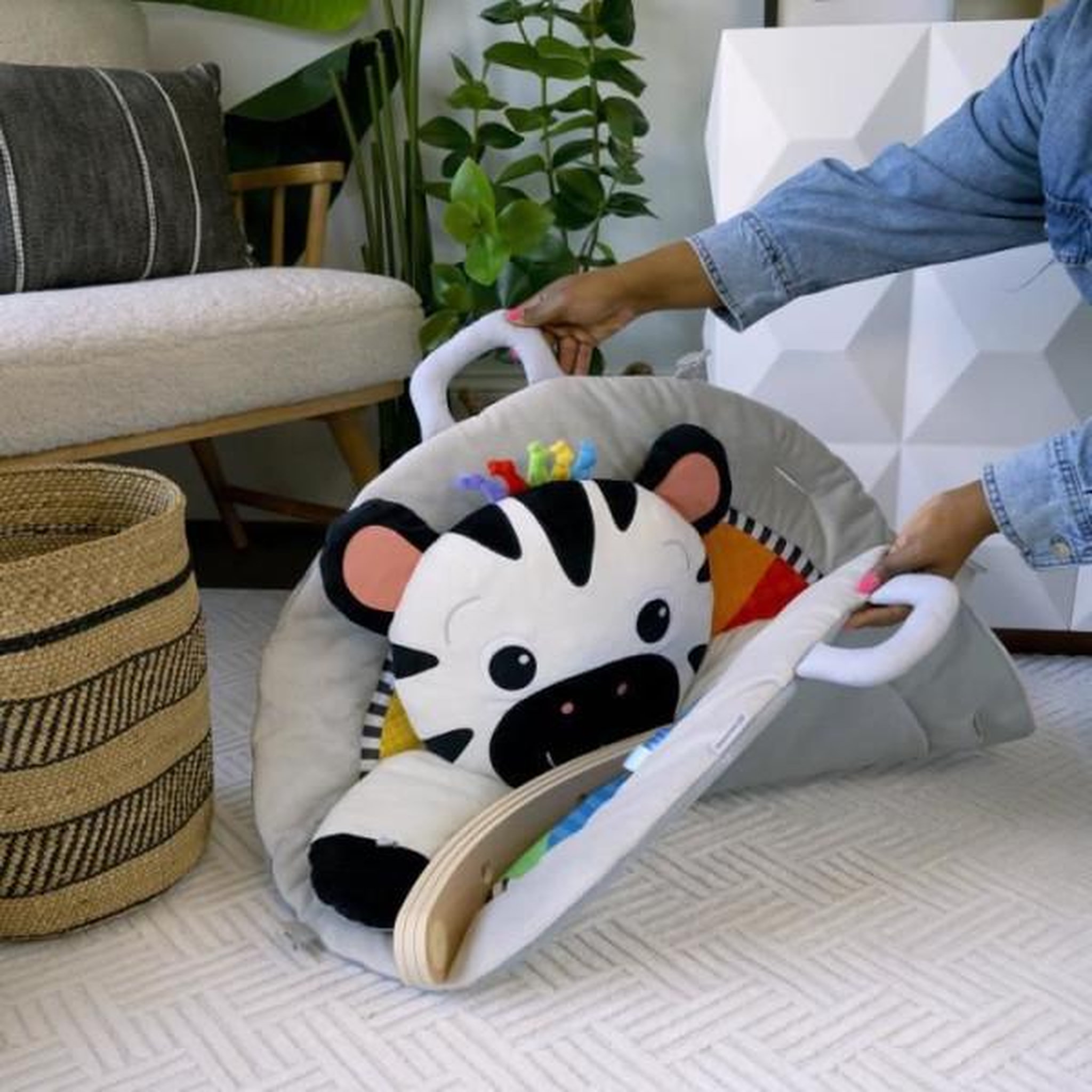 Voir la diapositive 5 : BABY EINSTEIN BABY EINSTEIN Tapis d'éveil Ocean Explorers - Zen le Zebre, arche de jeu en bois et jouets multisensoriels