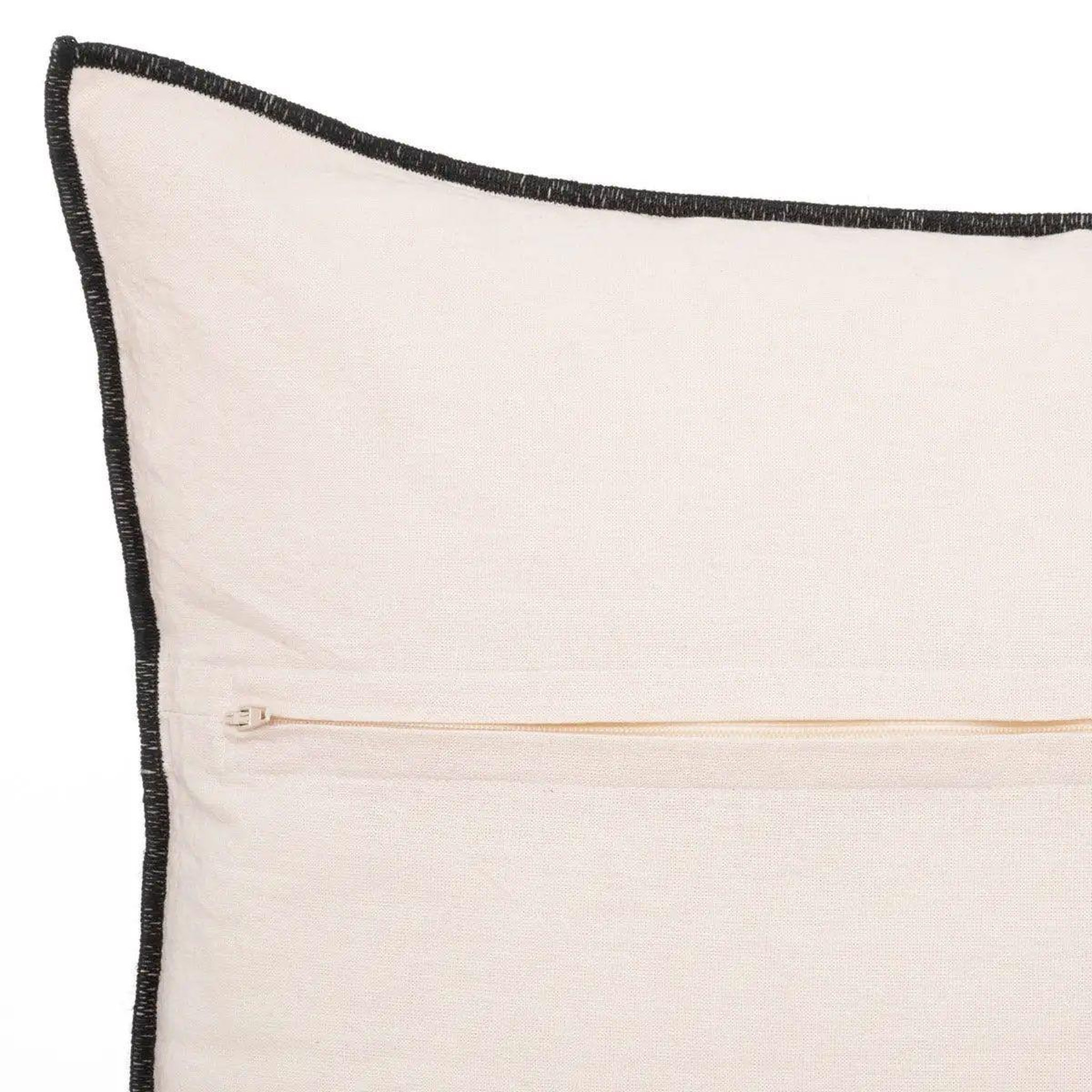 Voir la diapositive 2 : ATMOSPHERA Coussin déco  linah  45x45cm beige