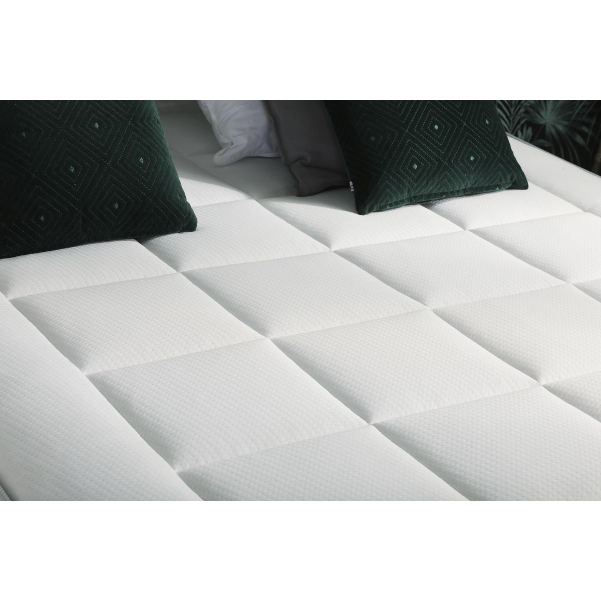 Ensemble Literie matelas 672 ressorts ensachés 30cm et sommier 140x190 cm KING PALACE