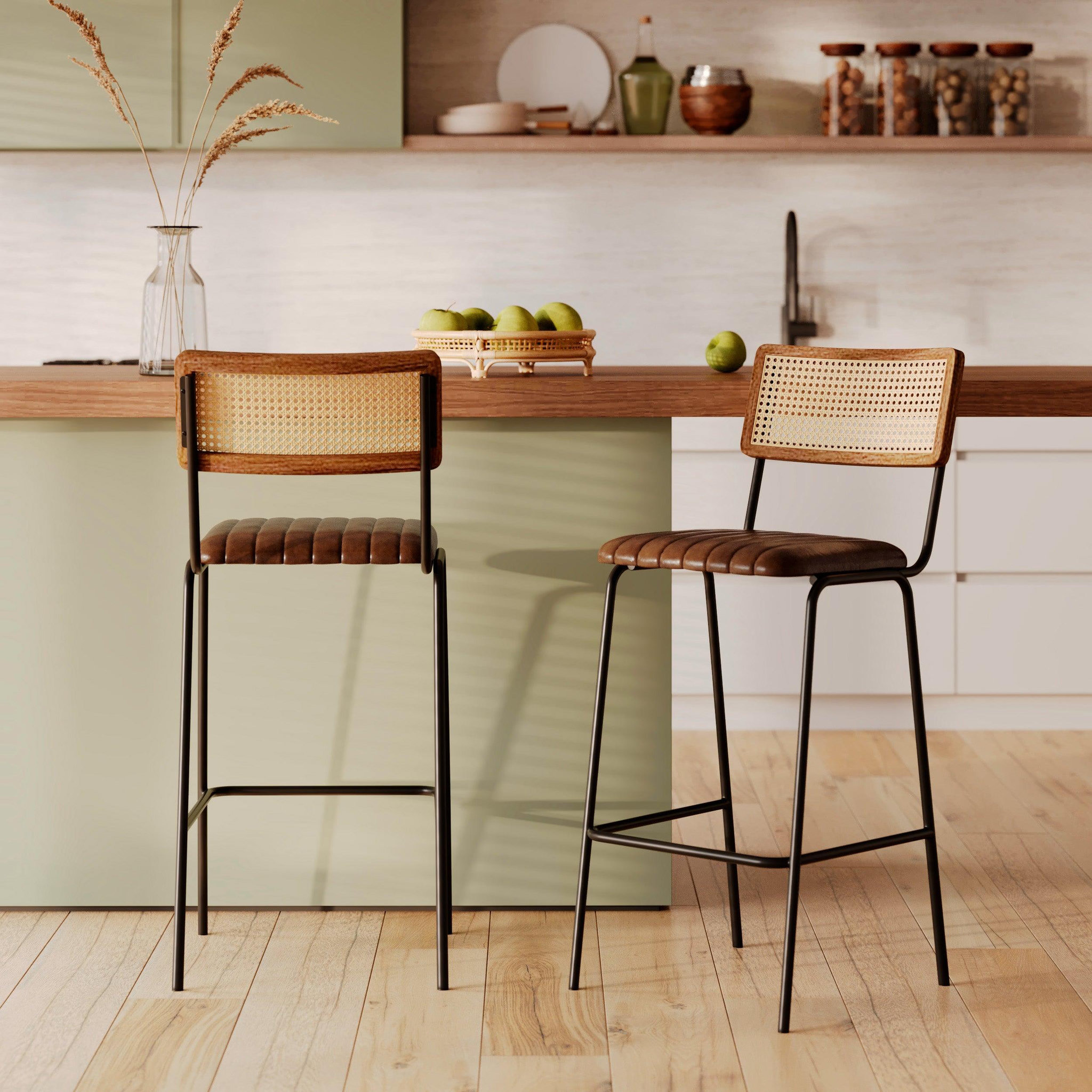 Voir la diapositive 2 : MAISON PAVANE Lot de 2 chaises de bar 76 cm en cannage et cuir marron-Arsène