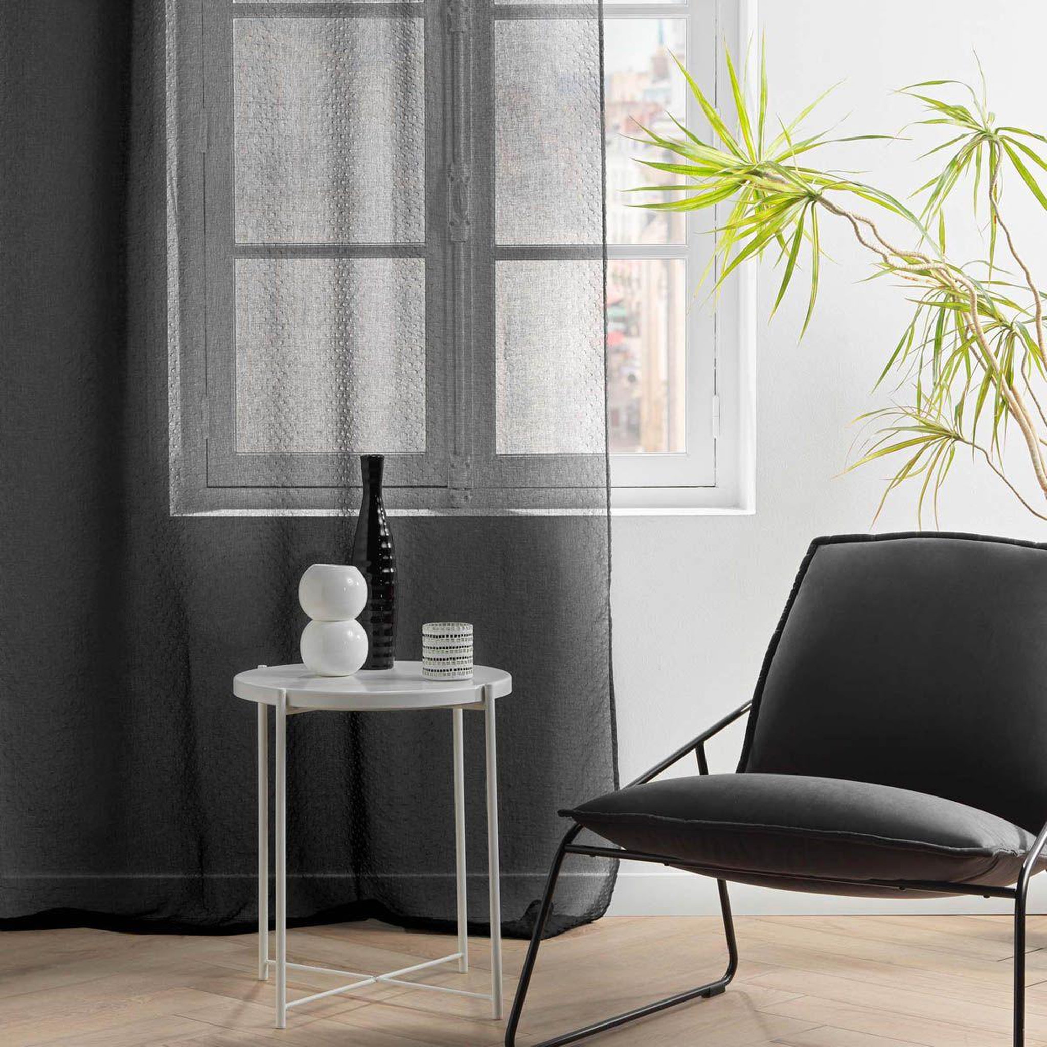 Voir la diapositive 3 : Douceur d'Intérieur Rideau voilage à œillets  amani  140x240cm noir