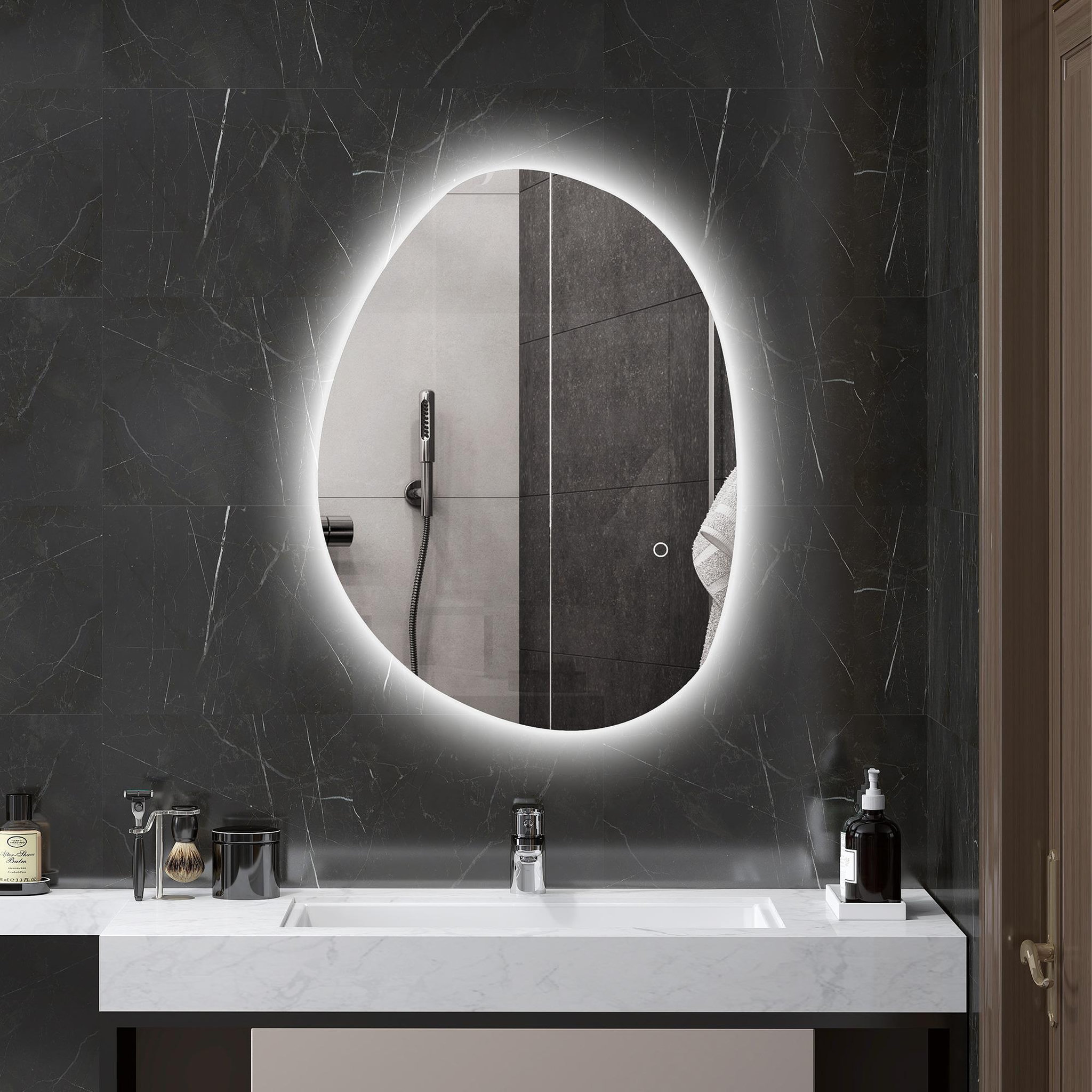 Voir la diapositive 2 : HOMCOM Miroir salle de bain design avec éclairage led - miroir asymétrique 70 x 50 cm - tactile, réglable, anti-buée - verre trempé
