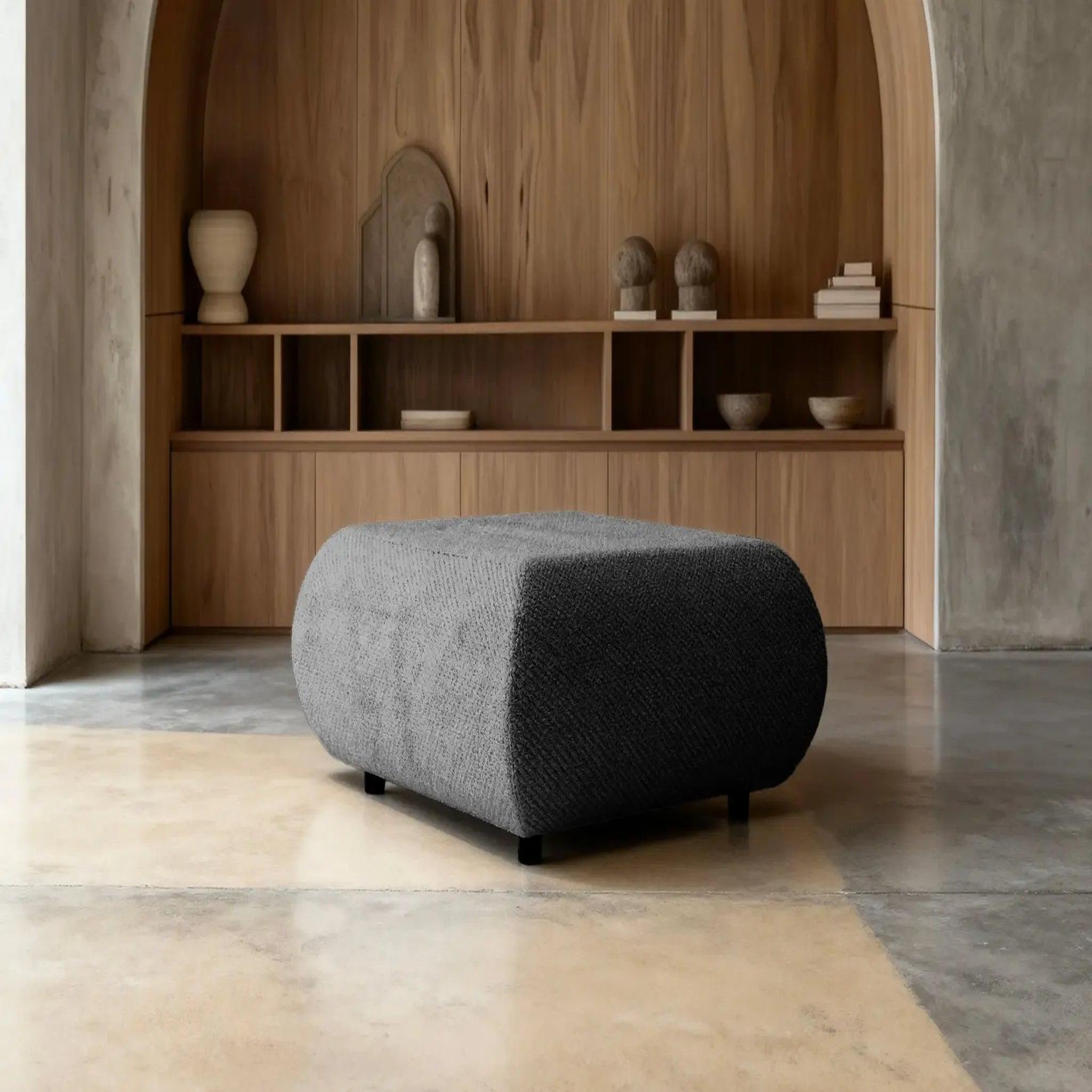Voir la diapositive 4 : CASANOVA PARIS Levi - pouf tissu lisse
