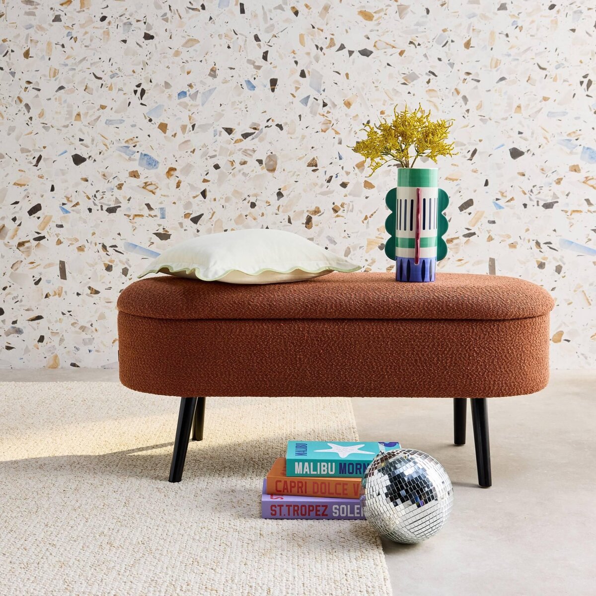 SWEEEK Banc coffre, bout de lit avec revêtement bouclette, pieds en bois noir