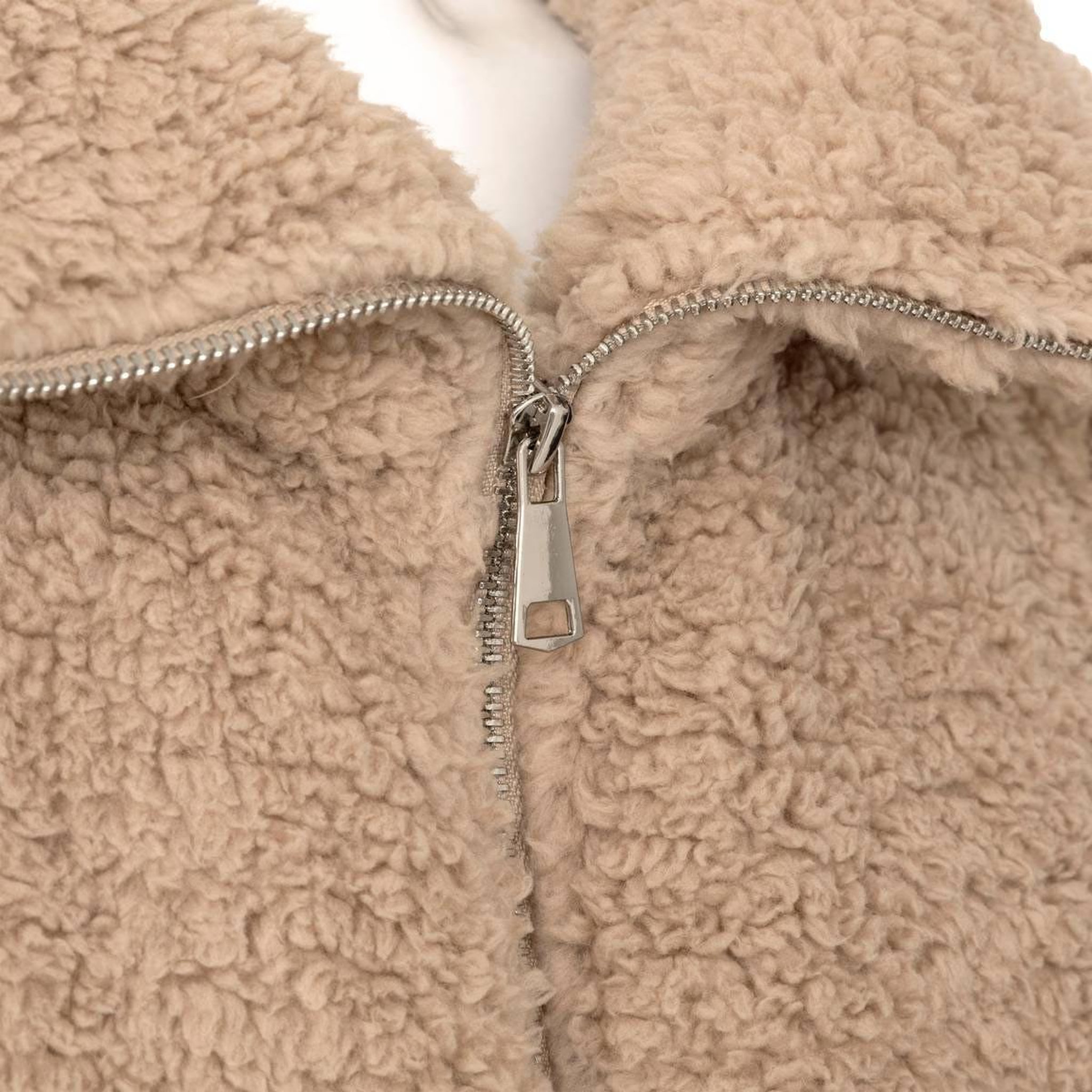 Voir la diapositive 4 : ATMOSPHERA Plaid sweat en sherpa  bouclette  70x85cm beige