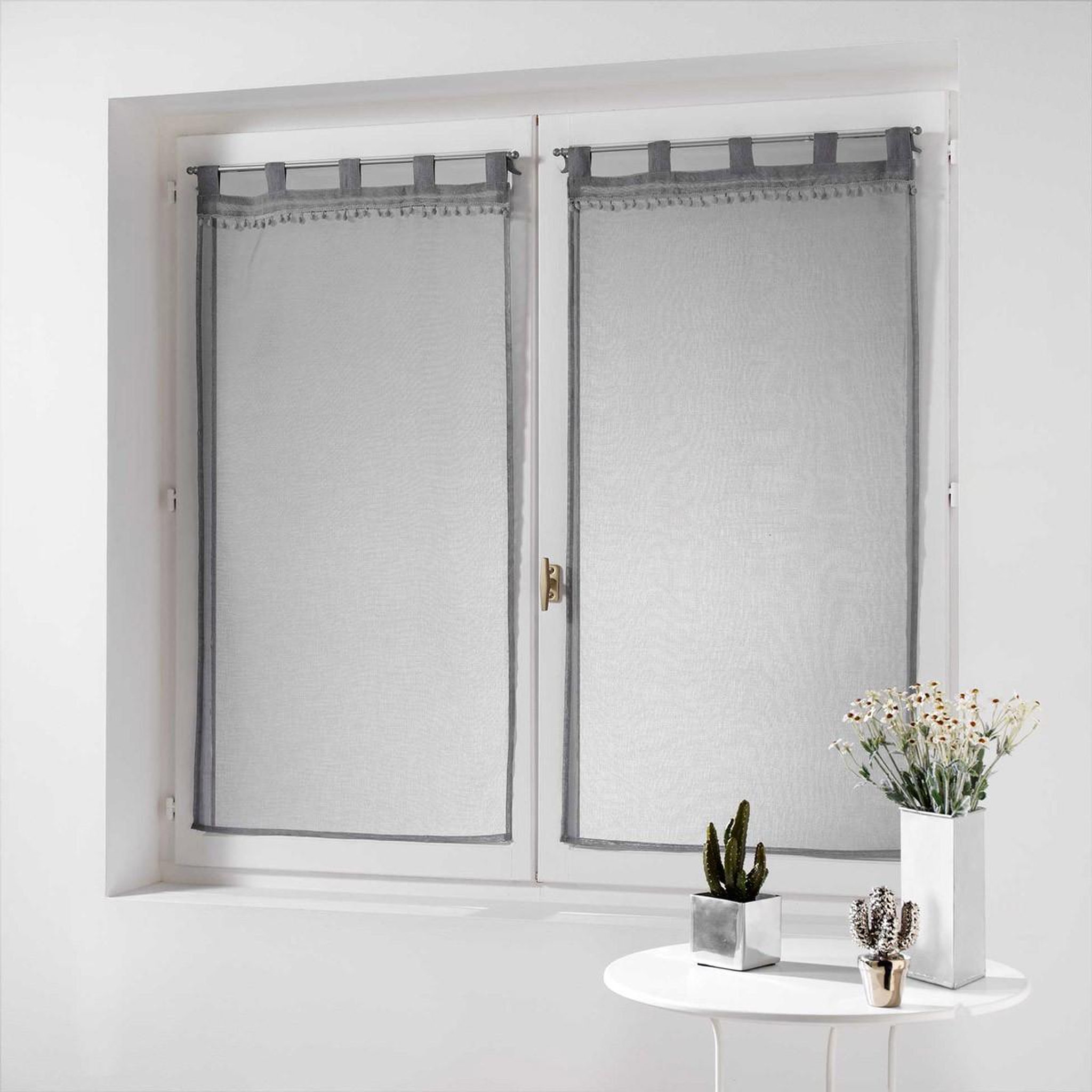 Douceur d'Intérieur Paire de voilages à pompons  poupette  60x90cm gris