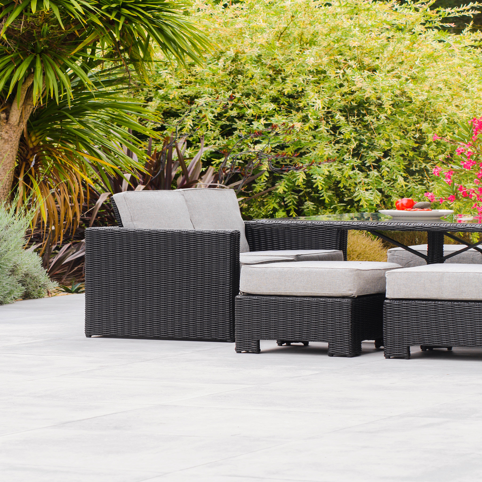 Voir la diapositive 3 : DCB GARDEN Salon de jardin encastrable 8 personnes noir OCEANE