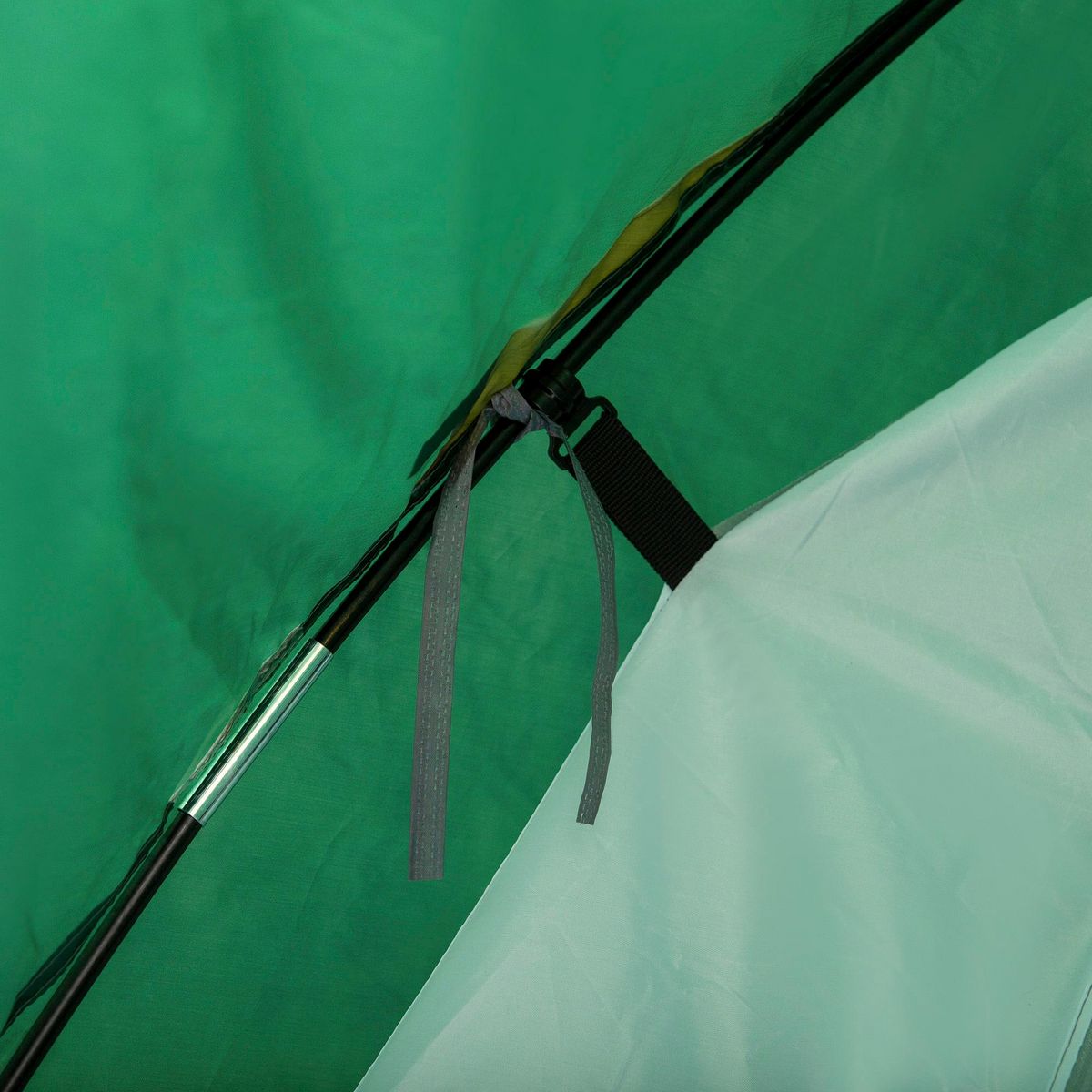 OUTSUNNY Tente de camping 2-3 personnes montage facile 2 portes fenêtres dim. 3,25L x 1,83l x 1,3H m fibre verre polyester PE vert