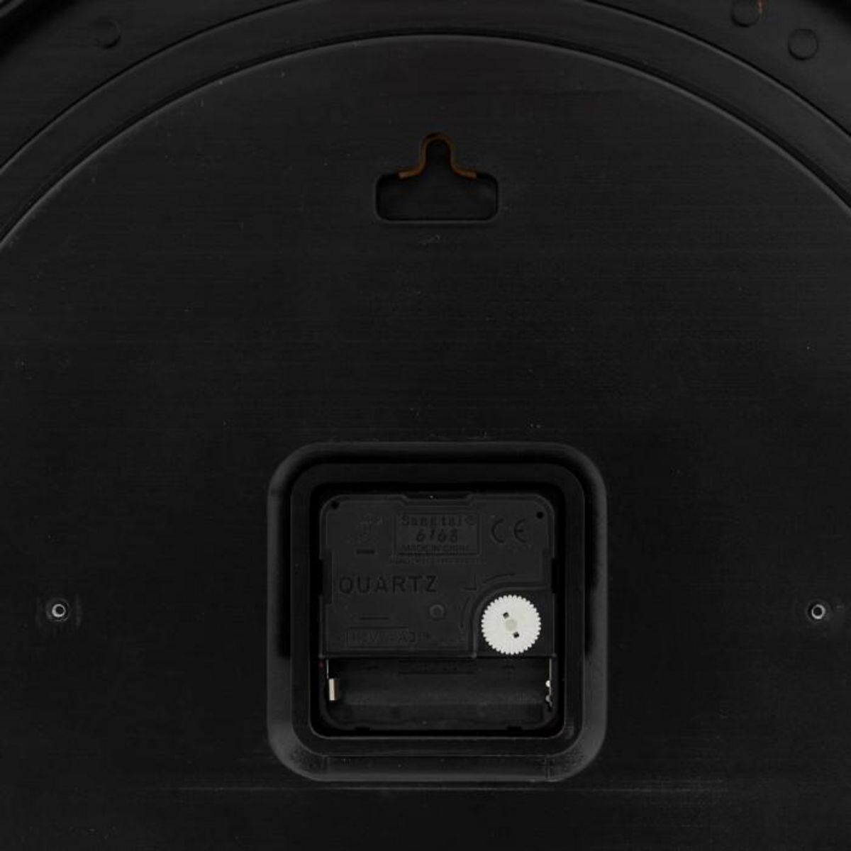 ATMOSPHERA Horloge Murale Relief  Edgar  35cm Blanc