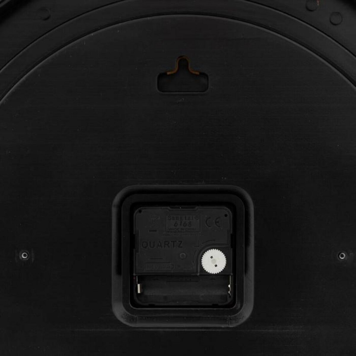 ATMOSPHERA Horloge Murale Relief  Edgar  35cm Blanc