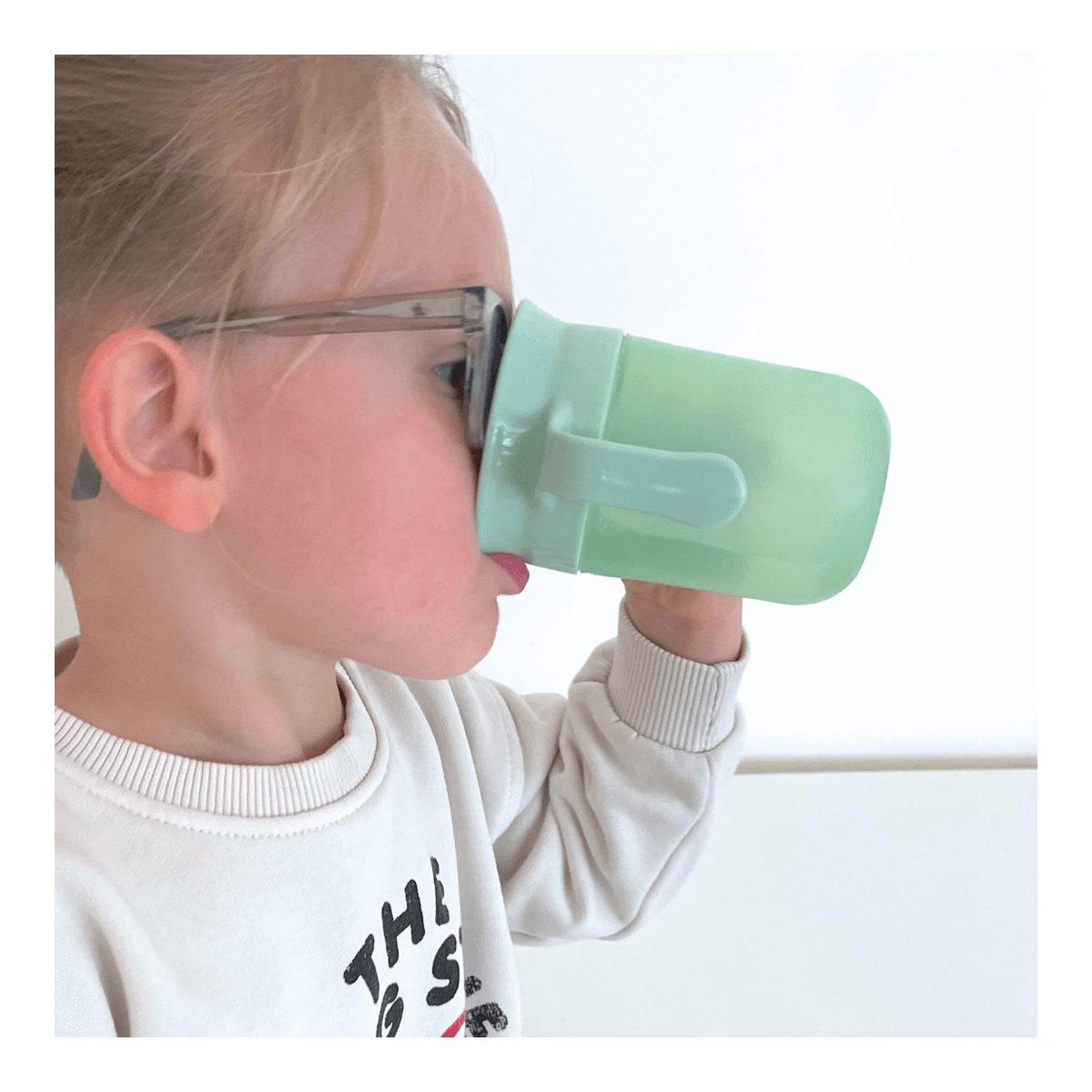 Voir la diapositive 3 : MABEBI Tasse d'entrainement magique vert