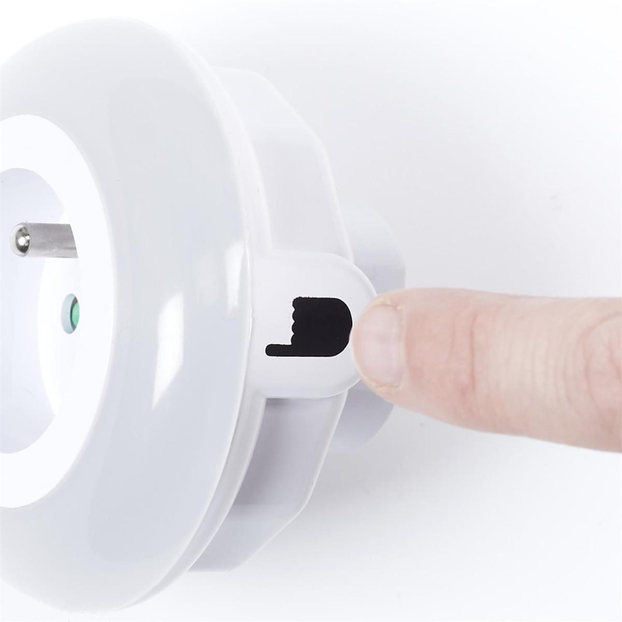 Voir la diapositive 6 : Je cherche une idee Prise led  détecteur de luminosité  8cm blanc