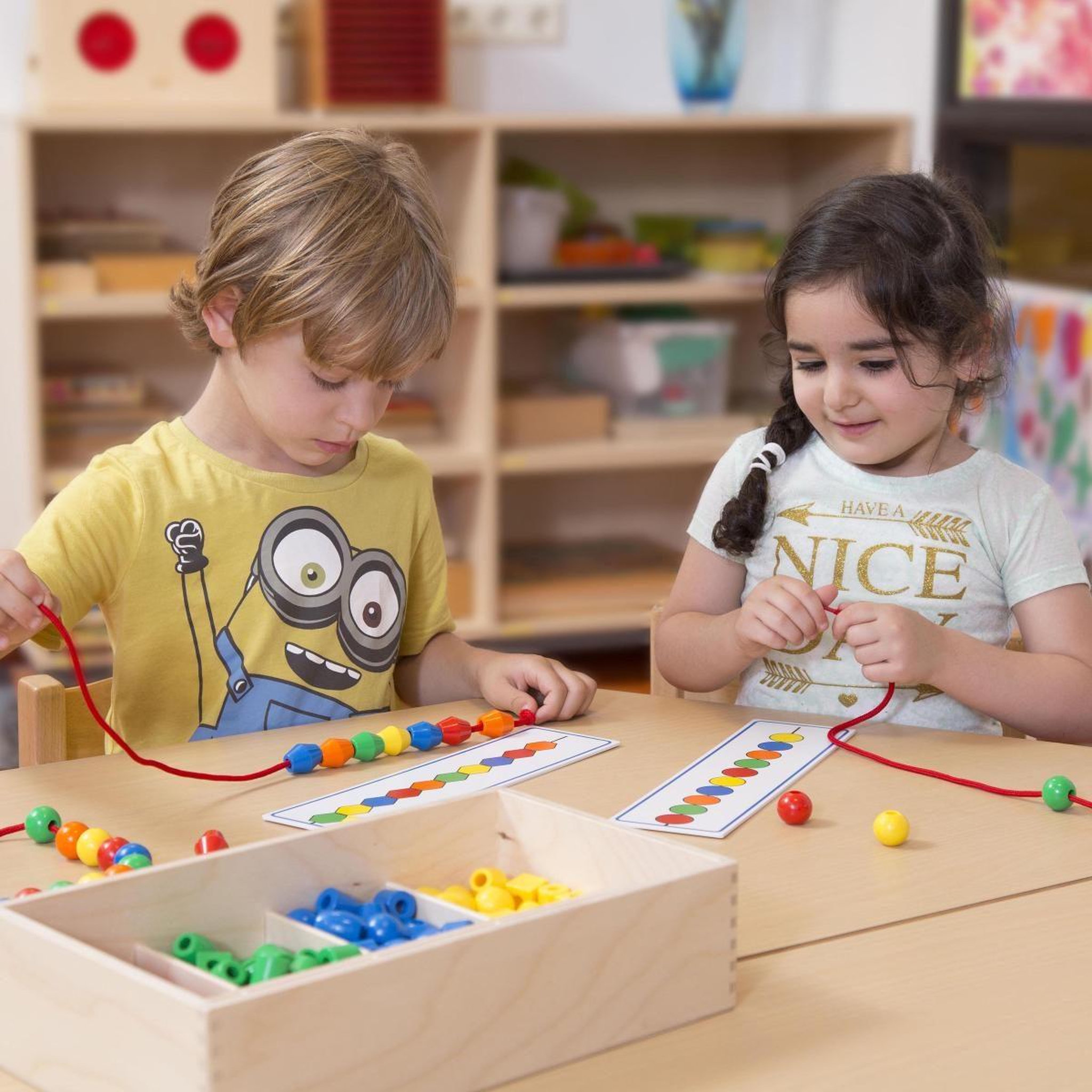 Voir la diapositive 2 : EDUCO Enfiler des perles maxi