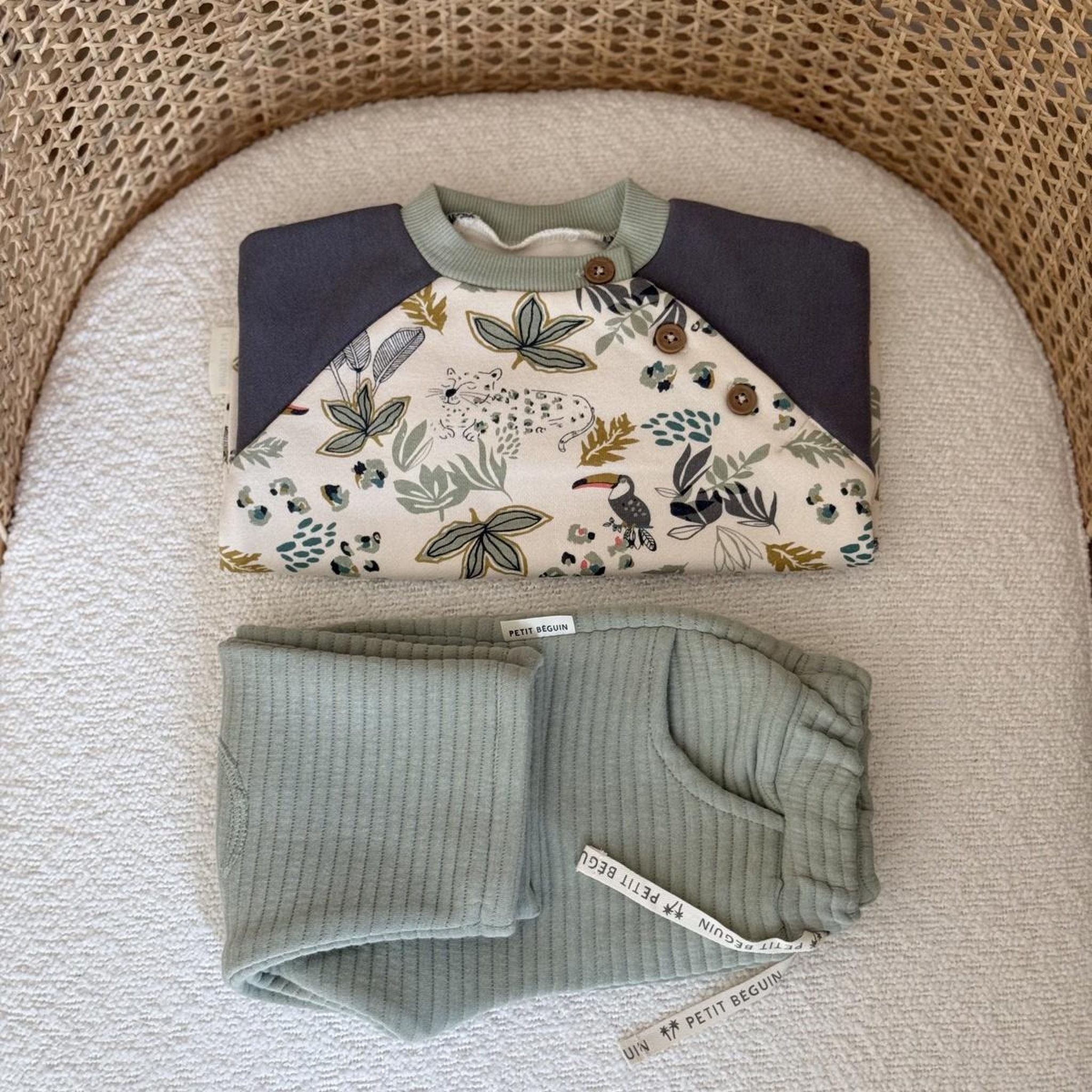 Voir la diapositive 6 : Petit Béguin Ensemble enfant sweat et pantalon en molleton boavista