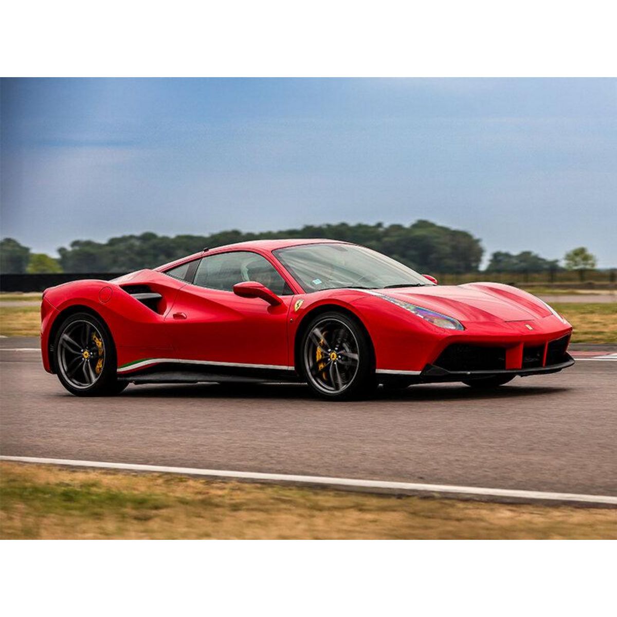 Smartbox Stage de pilotage : 3 tours de circuit au volant d'une Ferrari 488 GTB - Coffret Cadeau Sport & Aventure