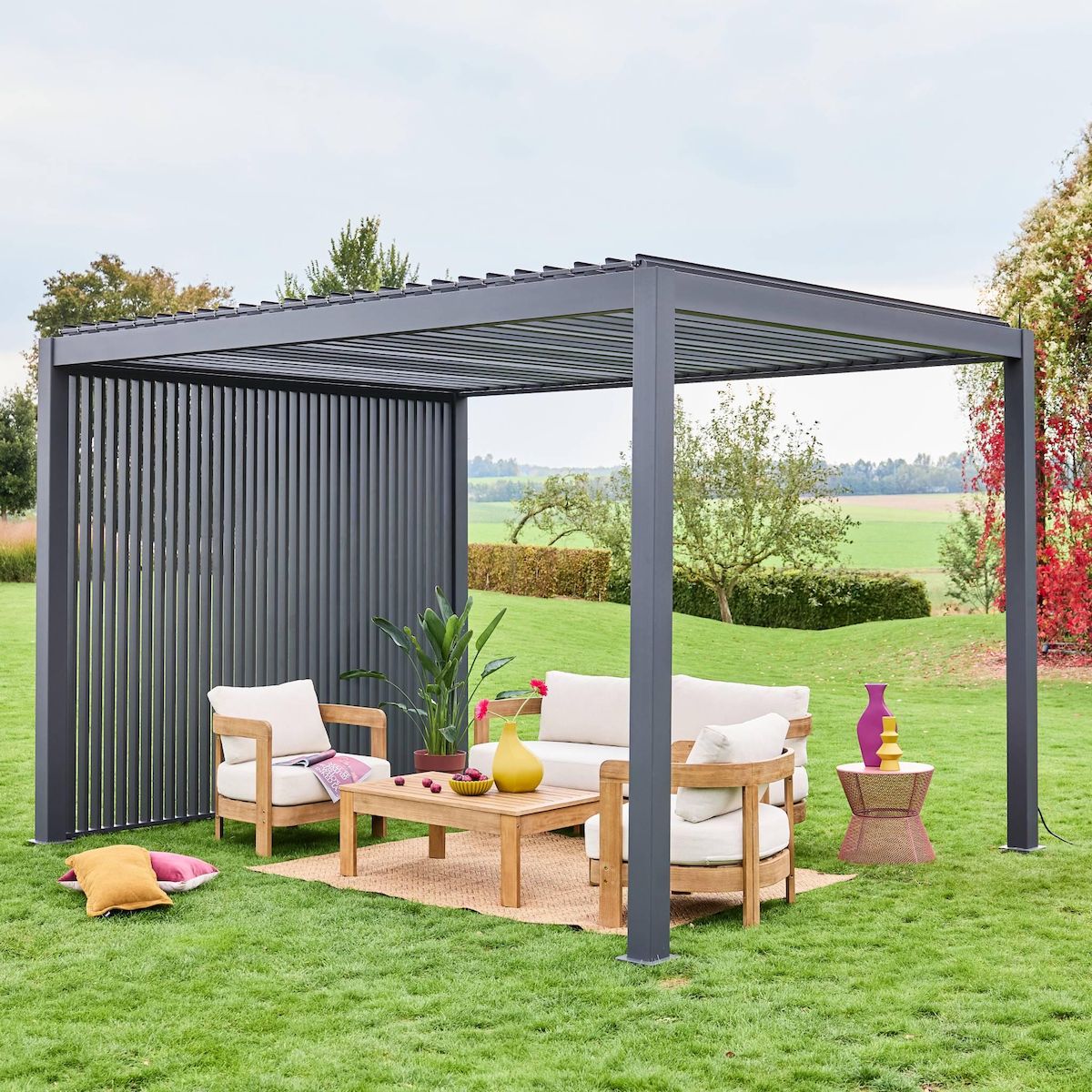 SWEEEK Pergola bioclimatique. aluminium. 3x4m. lames orientables + 3 persiennes verticales 100cm anthracite