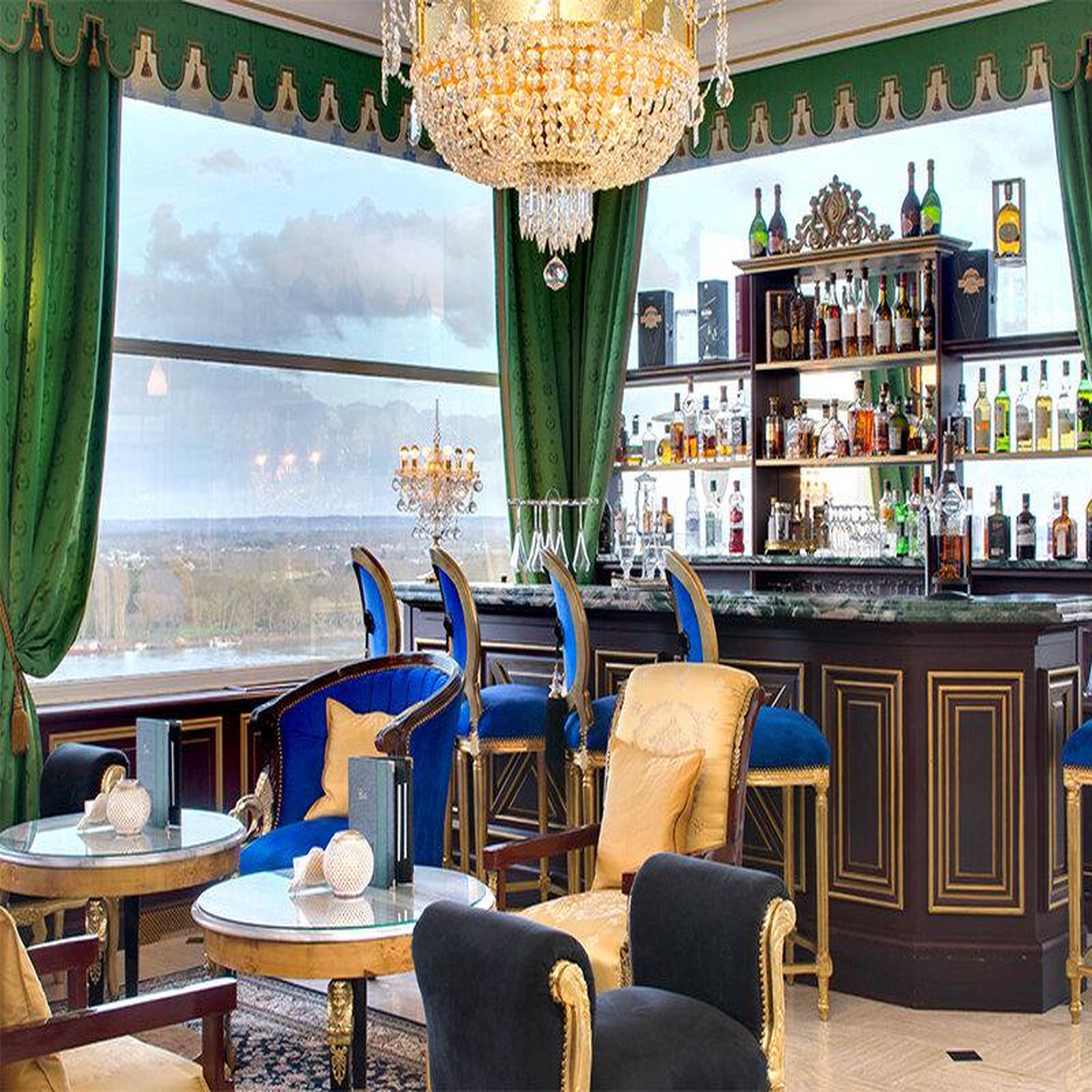 Voir la diapositive 2 : Smartbox 3 jours luxueux entre Angers et Saumur en château 4* avec dîner gastronomique en basse saison - Coffret Cadeau Séjour