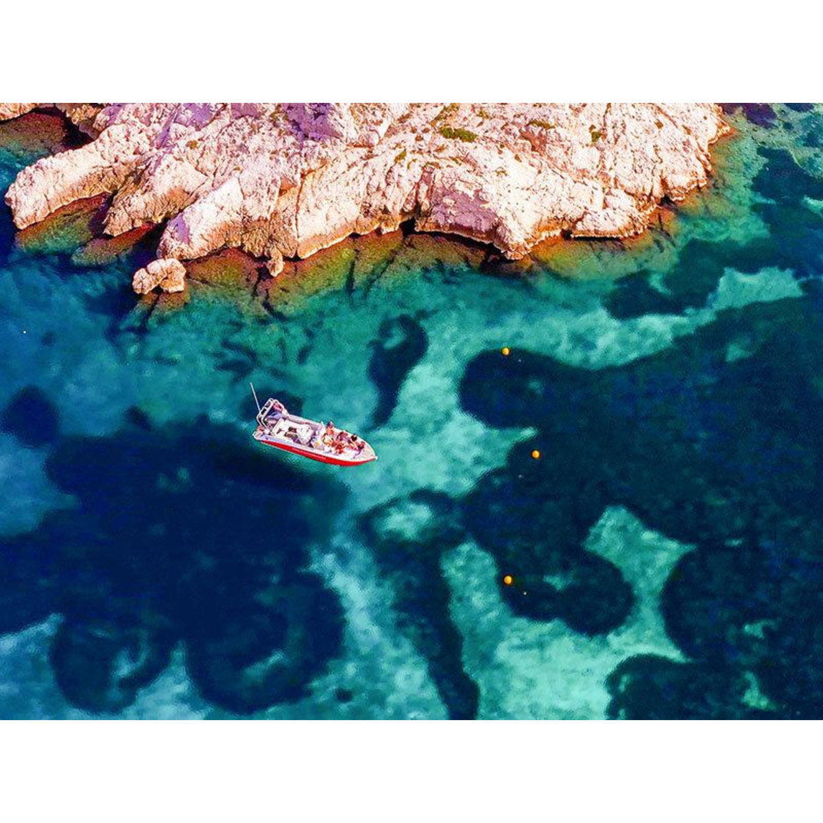 Smartbox Excursion en bateau de 3h dans les calanques au coucher du soleil avec rosé - Coffret Cadeau Sport & Aventure