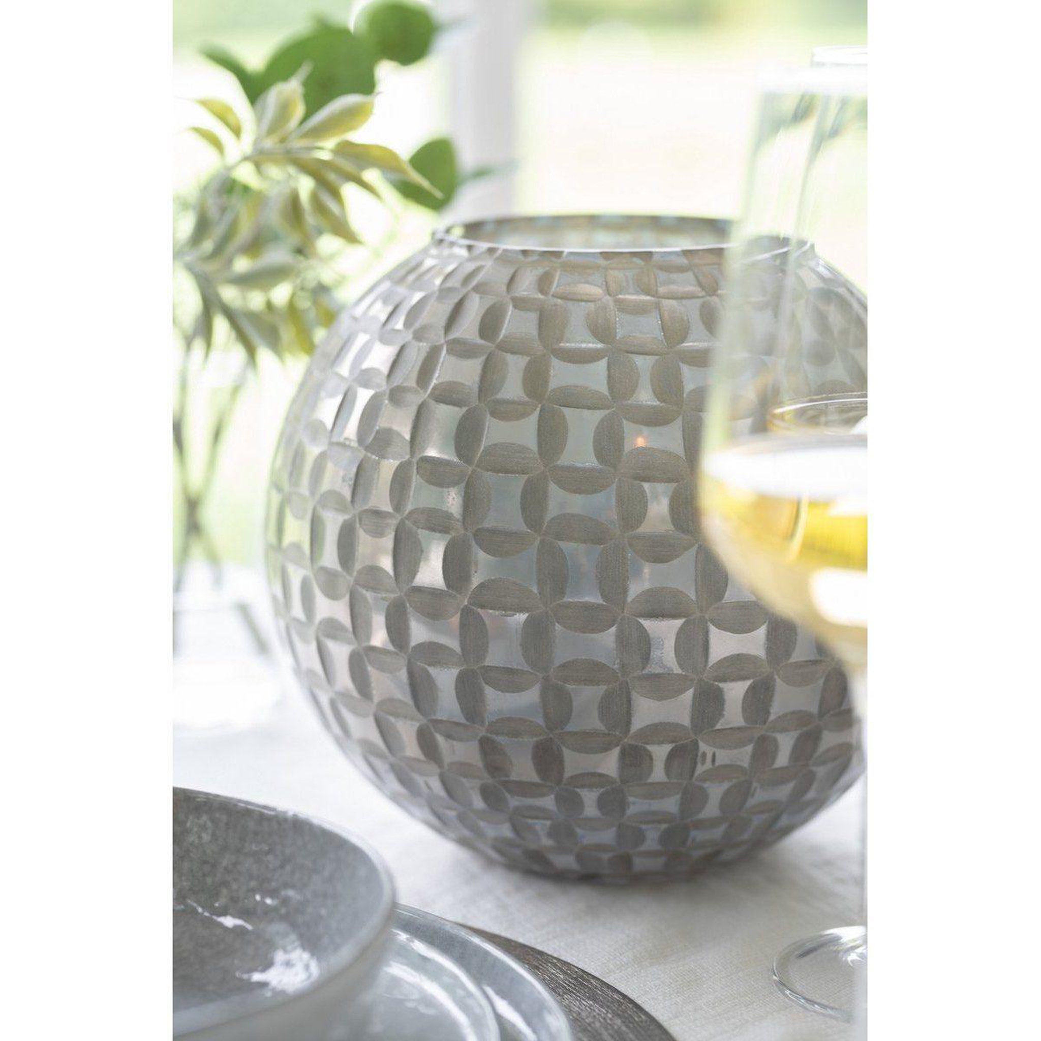 Voir la diapositive 5 : J-LINE Photophore déco en verre  alara  29cm gris