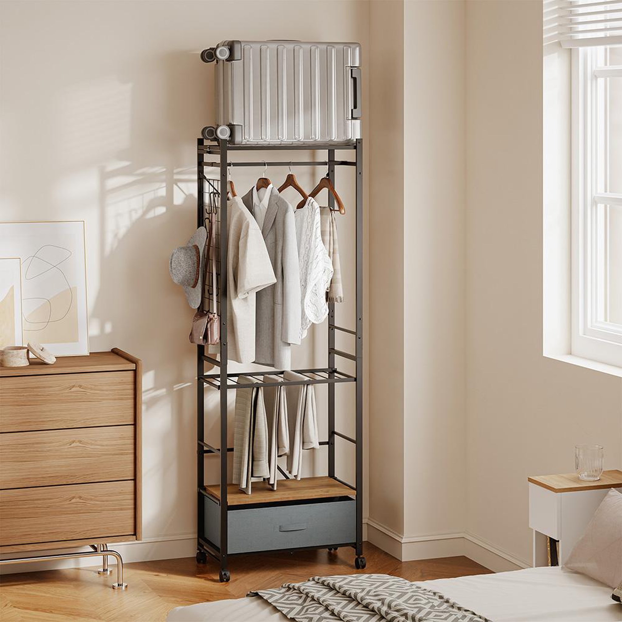 Voir la diapositive 4 : SOBUY Porte-manteaux sur roulettes Gris foncé 60x32x175 cm KLS23-SCH