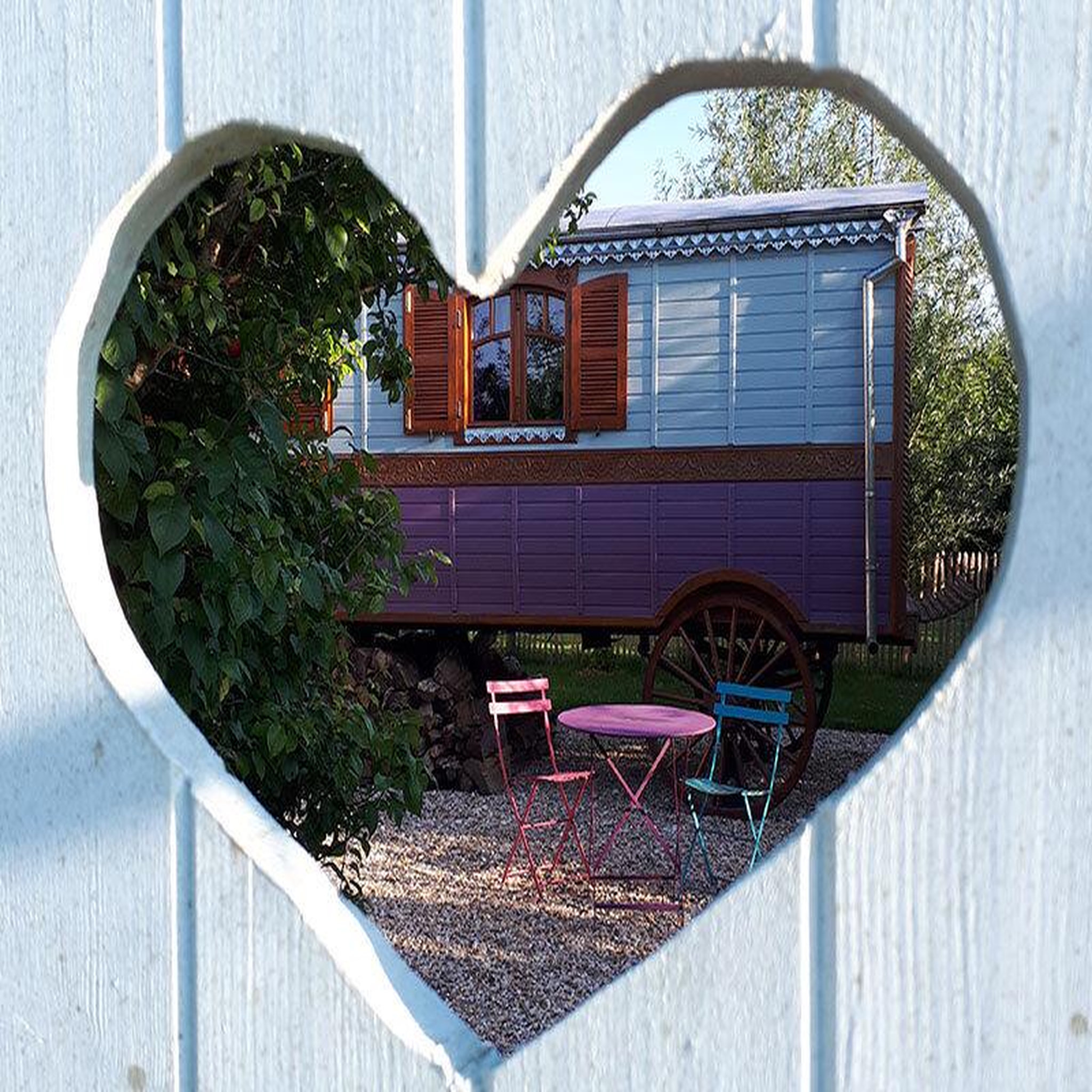 Voir la diapositive 4 : Smartbox Séjour insolite en roulotte : 4 jours près de bordeaux - coffret cadeau séjour