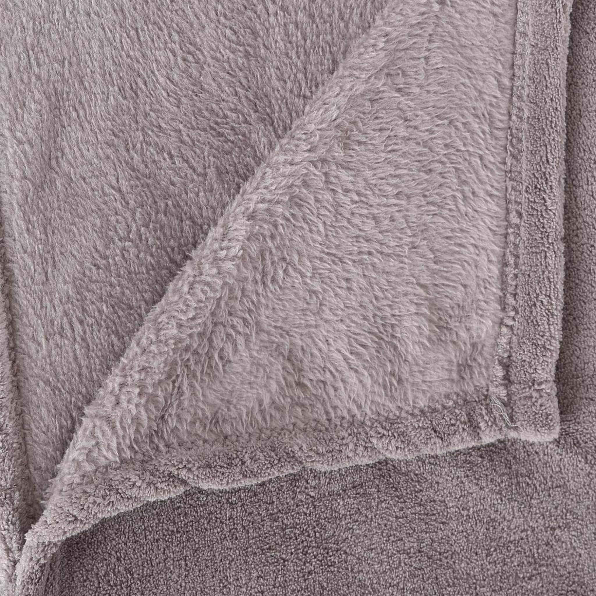 Voir la diapositive 2 : ATMOSPHERA Plaid polaire  microfibre  125x150cm gris