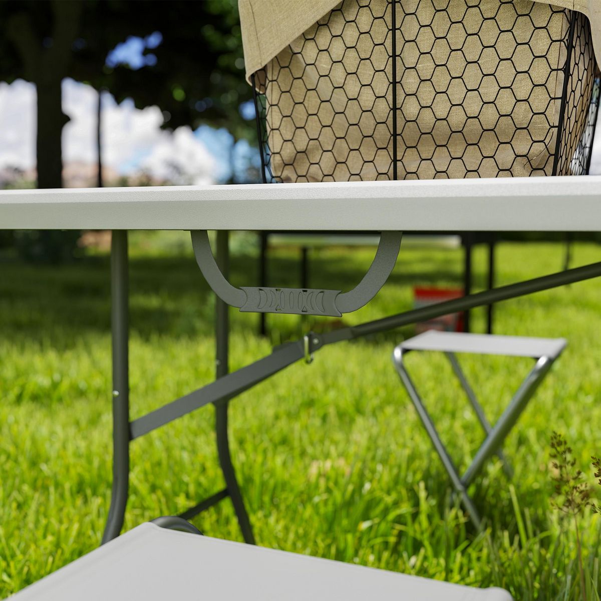 OUTSUNNY Table pliante de camping jardin dim. 180 x 74 x 74 cm avec poignée métal époxy gris HDPE blanc
