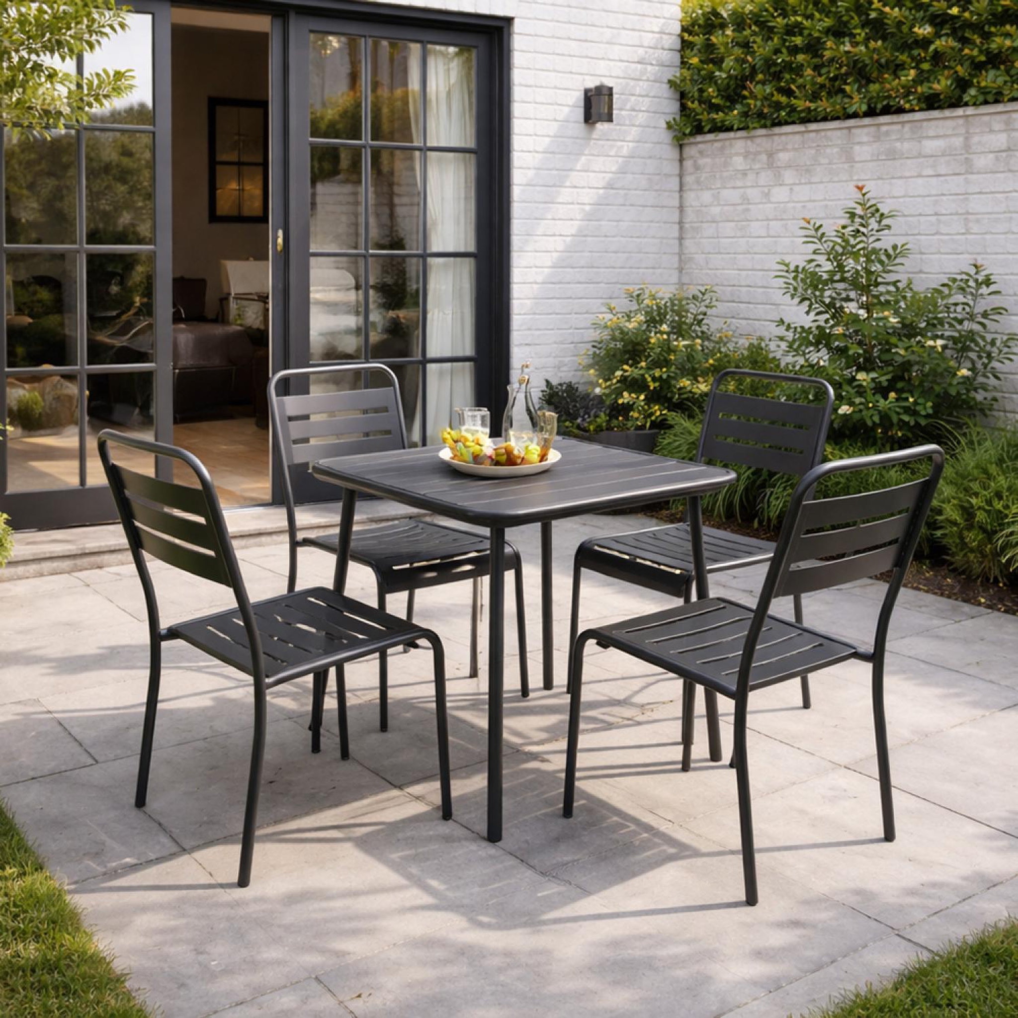 Voir la diapositive 2 : CONCEPT USINE Ensemble table de jardin carrée 70cm et 4 chaises bergame