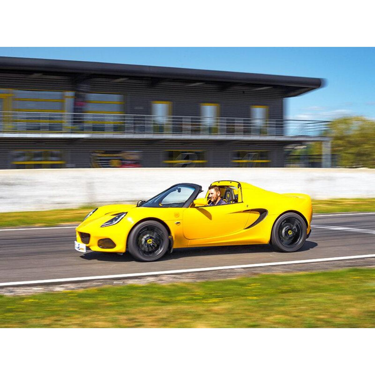 Smartbox 3 tours au volant d'une Lotus Elise Sport près de Saint-Étienne - Coffret Cadeau Sport & Aventure