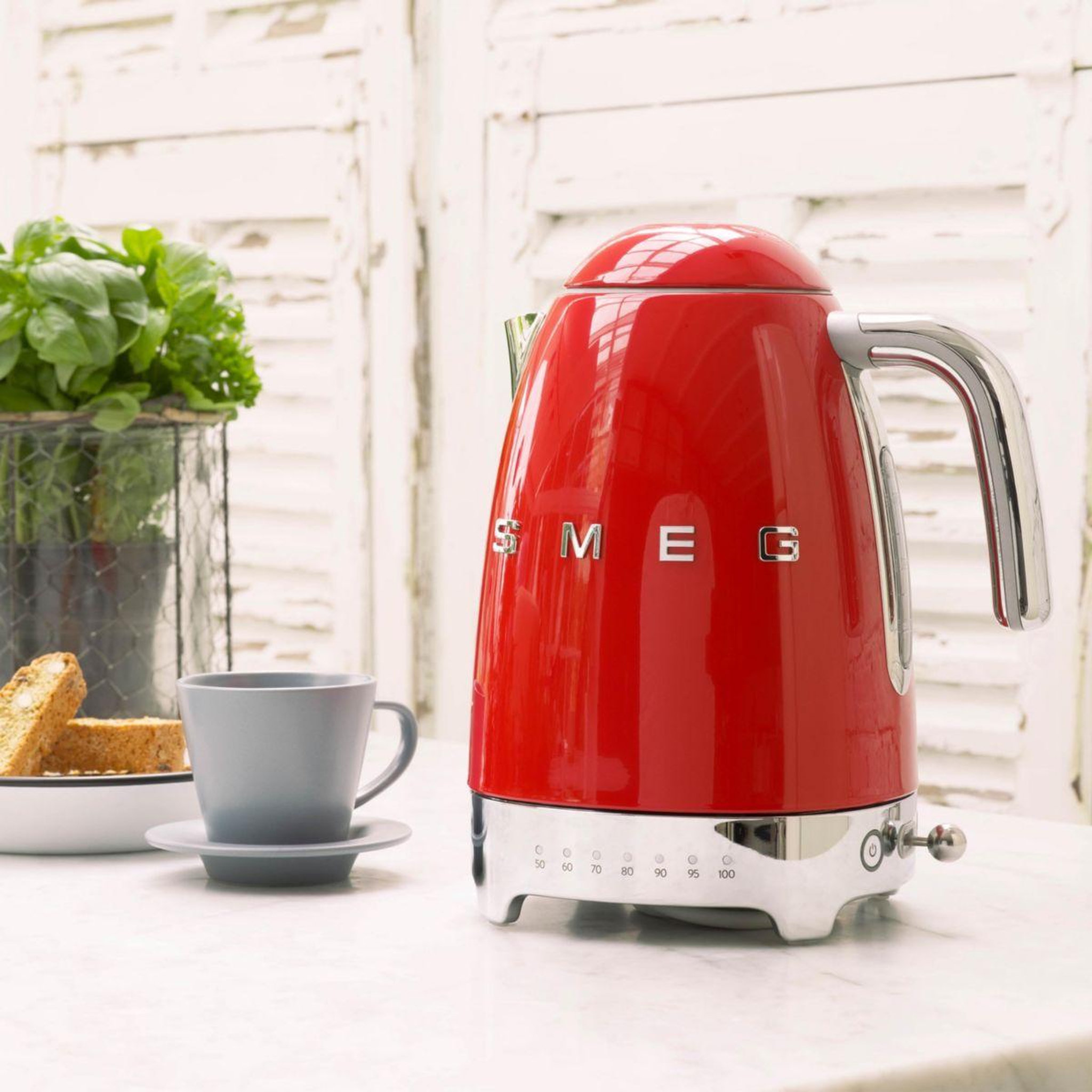 Voir la diapositive 4 : SMEG Bouilloire klf04rdeu rouge