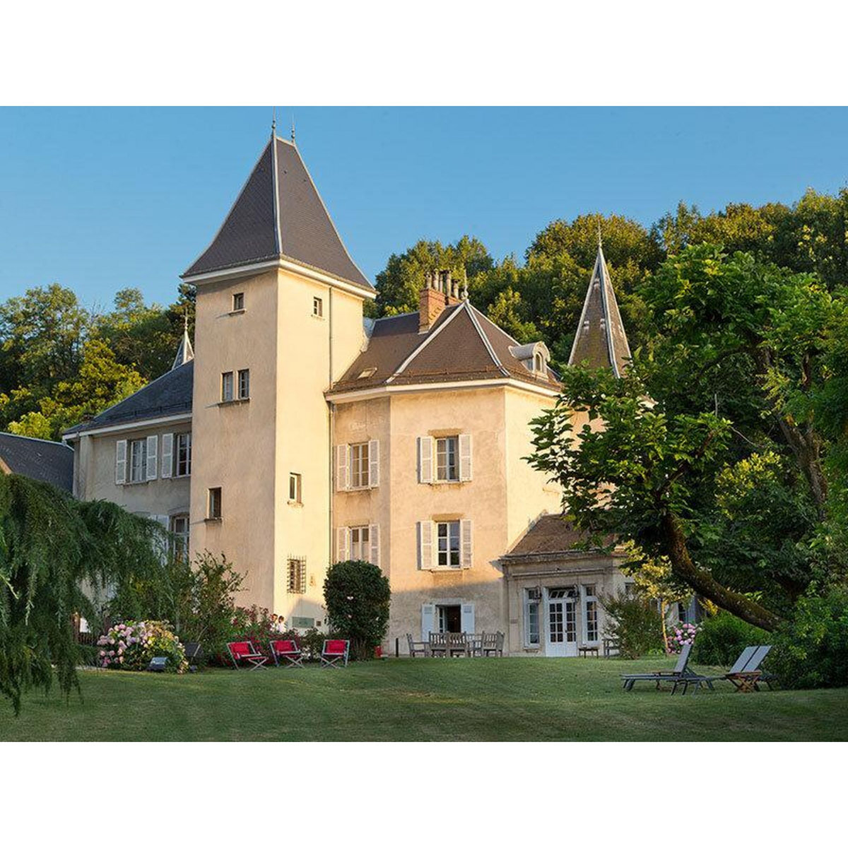 Smartbox Séjour gourmand et détente aux portes de Grenoble : 2 jours en château avec dîner et 2h au spa - Coffret Cadeau Séjour