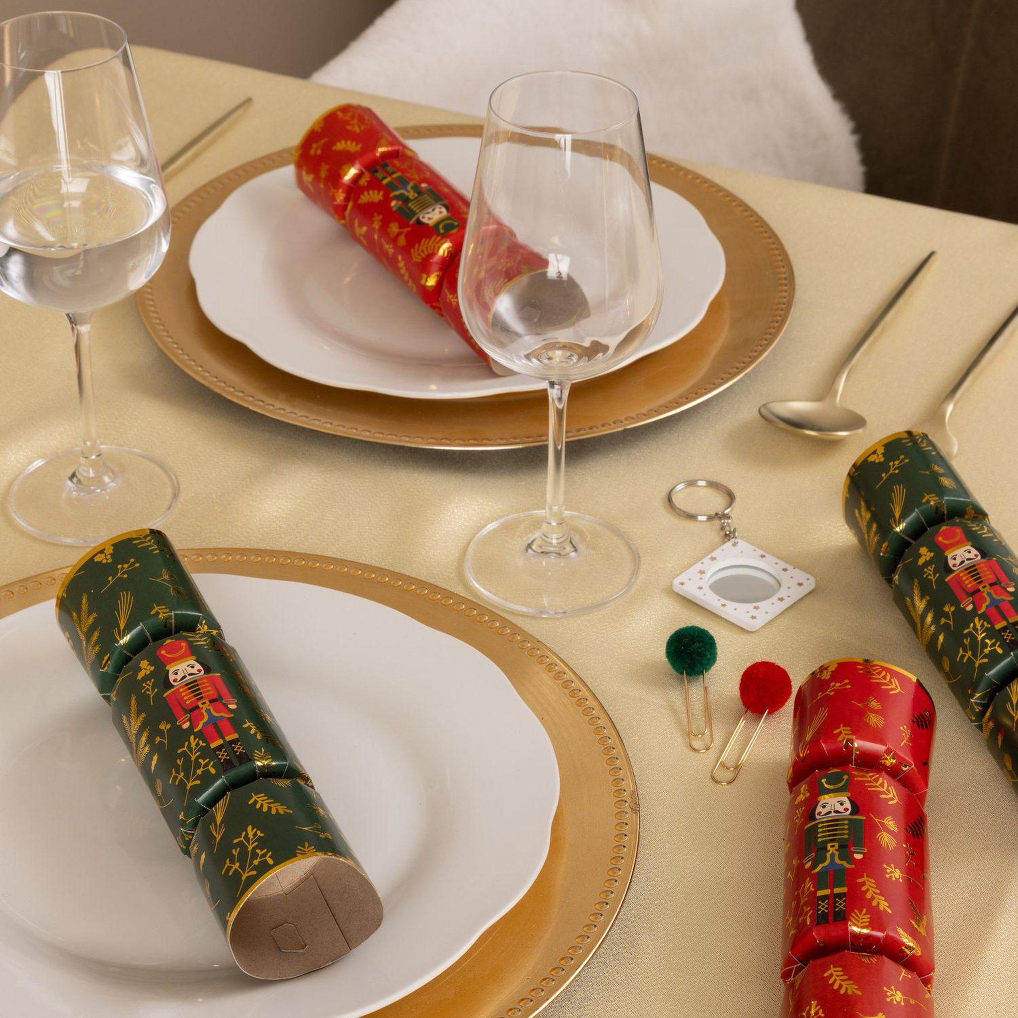 Voir la diapositive 5 : FEERIC LIGHT & CHRISTMAS Lot de 6 crackers imprimés casse-noisette - rouge et vert