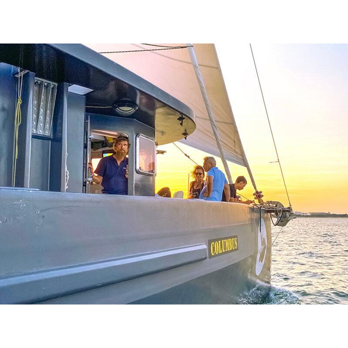 Smartbox Balade de 3h à bord d'un ancien voilier de course au large de La Rochelle - Coffret Cadeau Sport & Aventure