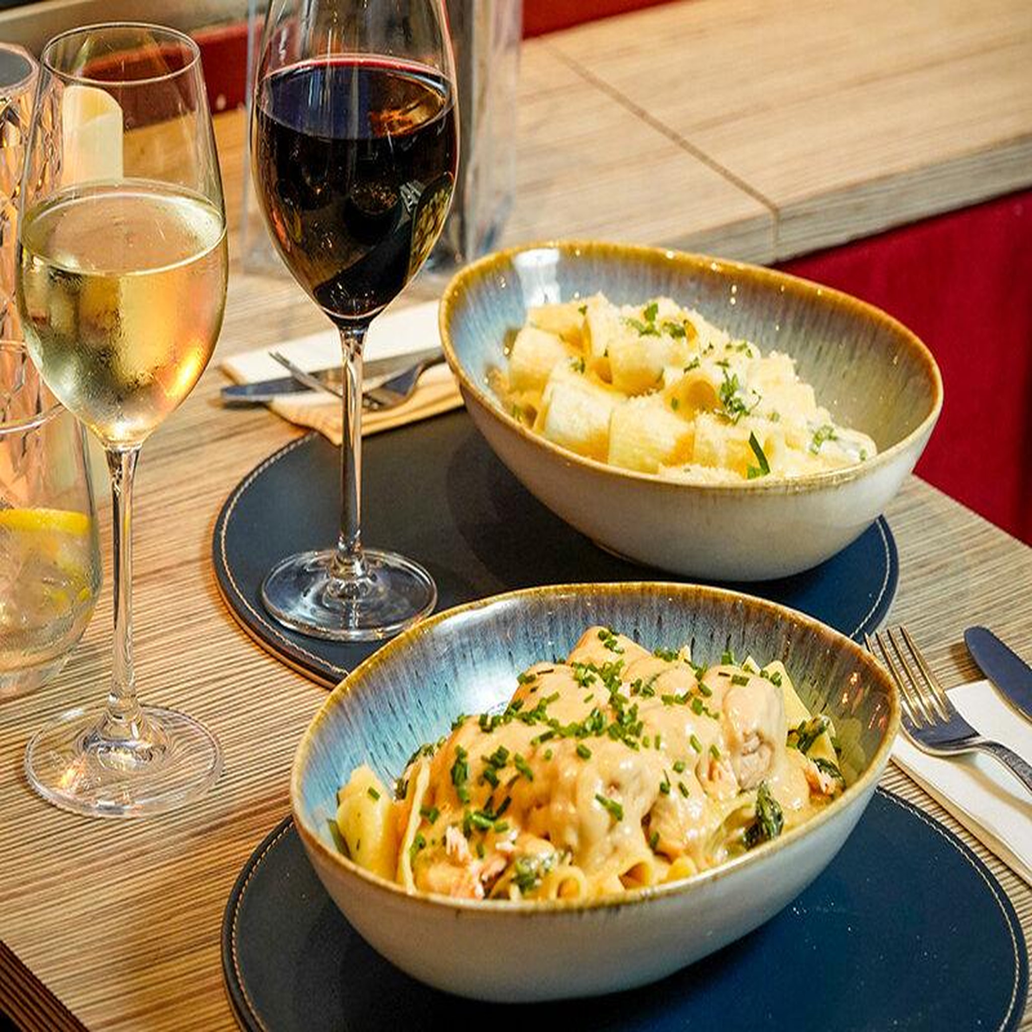 Voir la diapositive 5 : Smartbox Croisière sur la Seine : 2h avec brunch italien - Coffret Cadeau Multi-thèmes