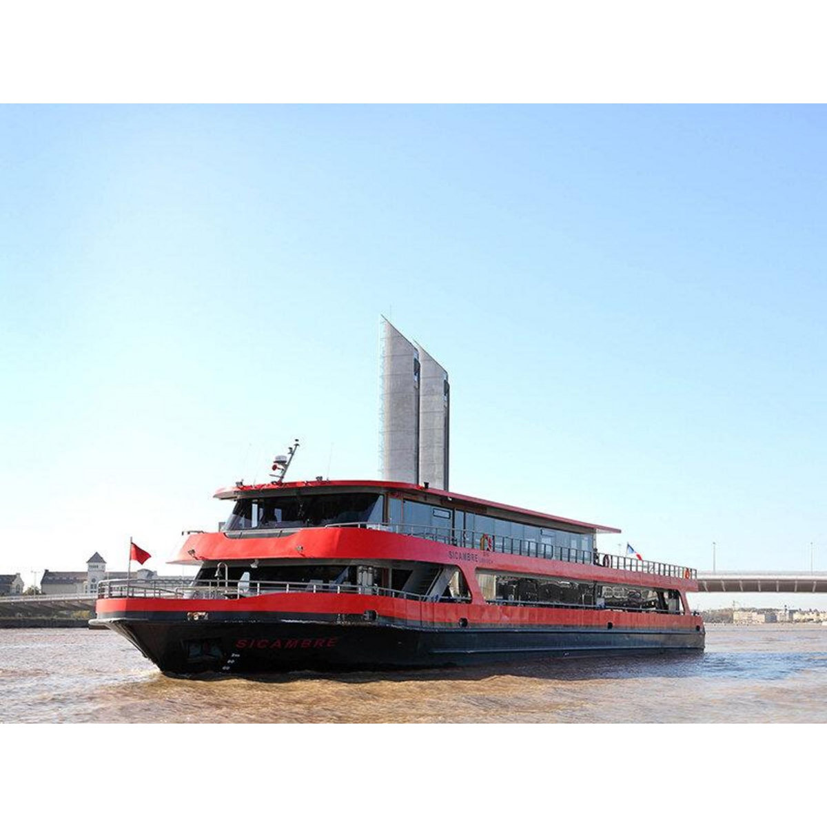 Smartbox Croisière sur la Garonne avec dégustation de vin à Bordeaux - Coffret Cadeau Sport & Aventure