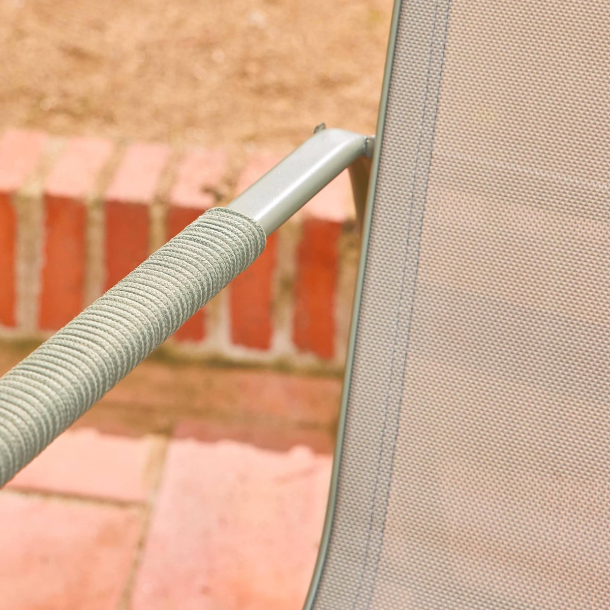 SWEEEK Salon de jardin NOTO acier, 4 places, un canapé, une table, deux fauteuils textilene