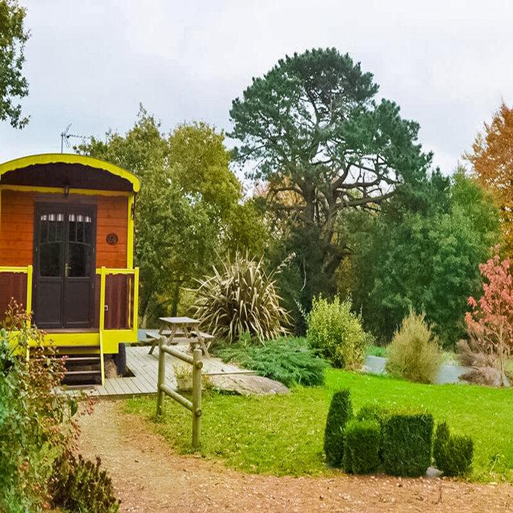 Voir la diapositive 4 : Smartbox Séjour insolite : 2 jours en roulotte sur la côte bretonne - coffret cadeau séjour