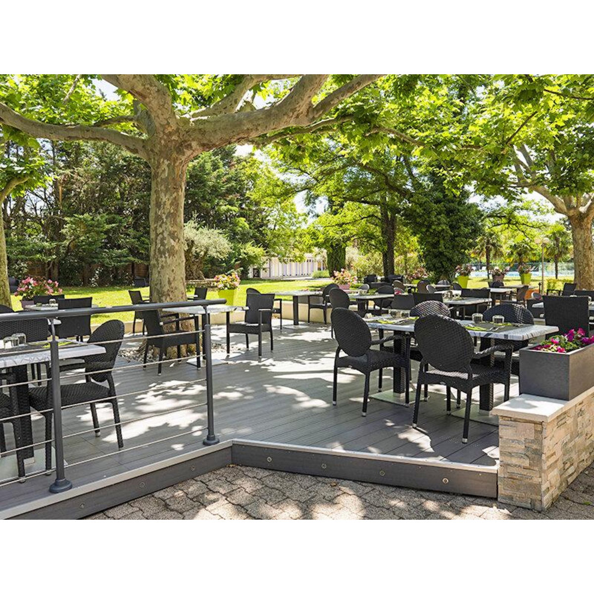 Smartbox Moment de détente près de Valence avec repas, massage et accès au spa - Coffret Cadeau Bien-être