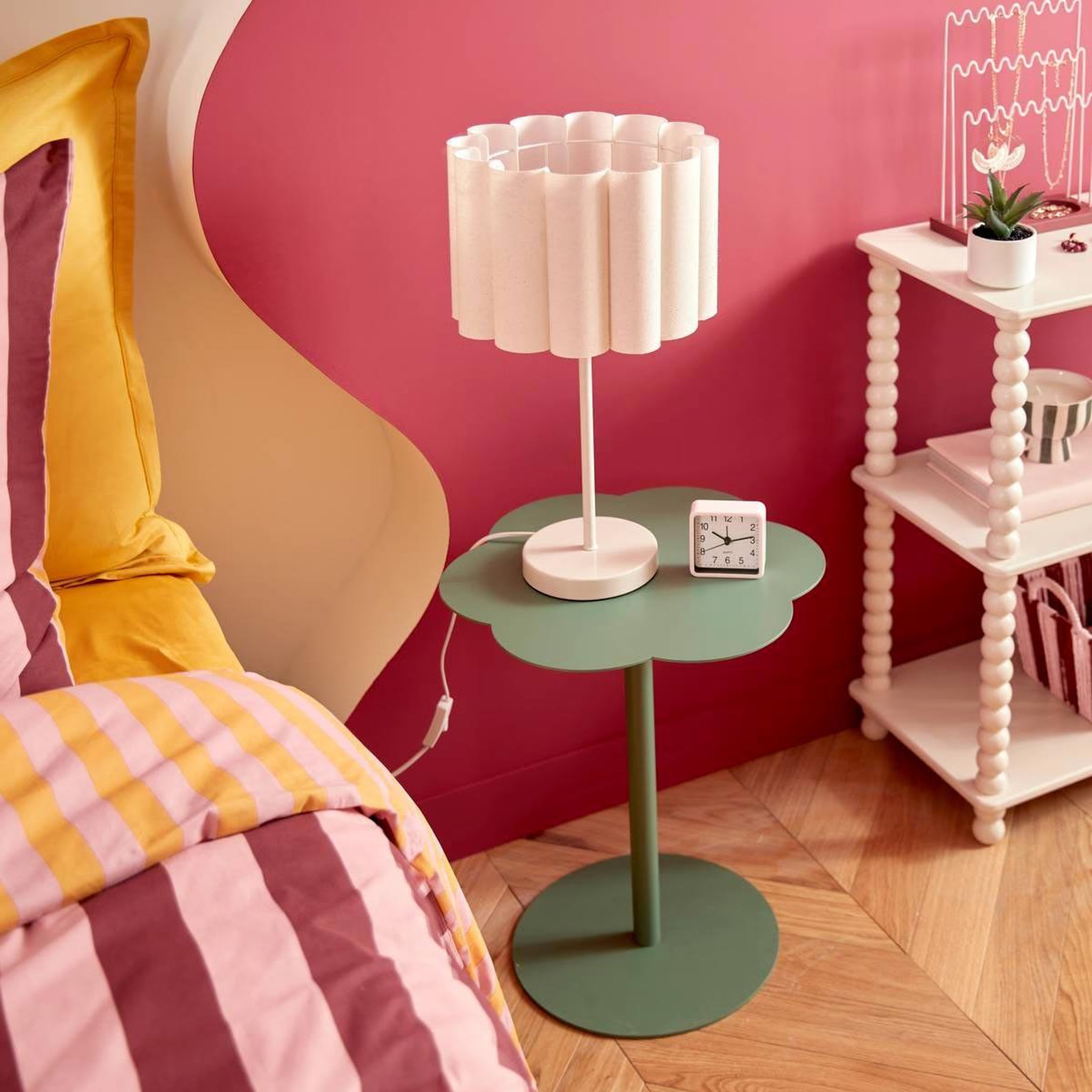 Voir la diapositive 4 : ATMOSPHERA Table d'appoint fleur  fiora  50cm vert olive
