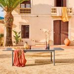 SWEEEK Table de jardin CHARLESTON extensible aluminium, 8 places, 210/300 x 100 x 75,5 cm. Coloris disponibles : Beige