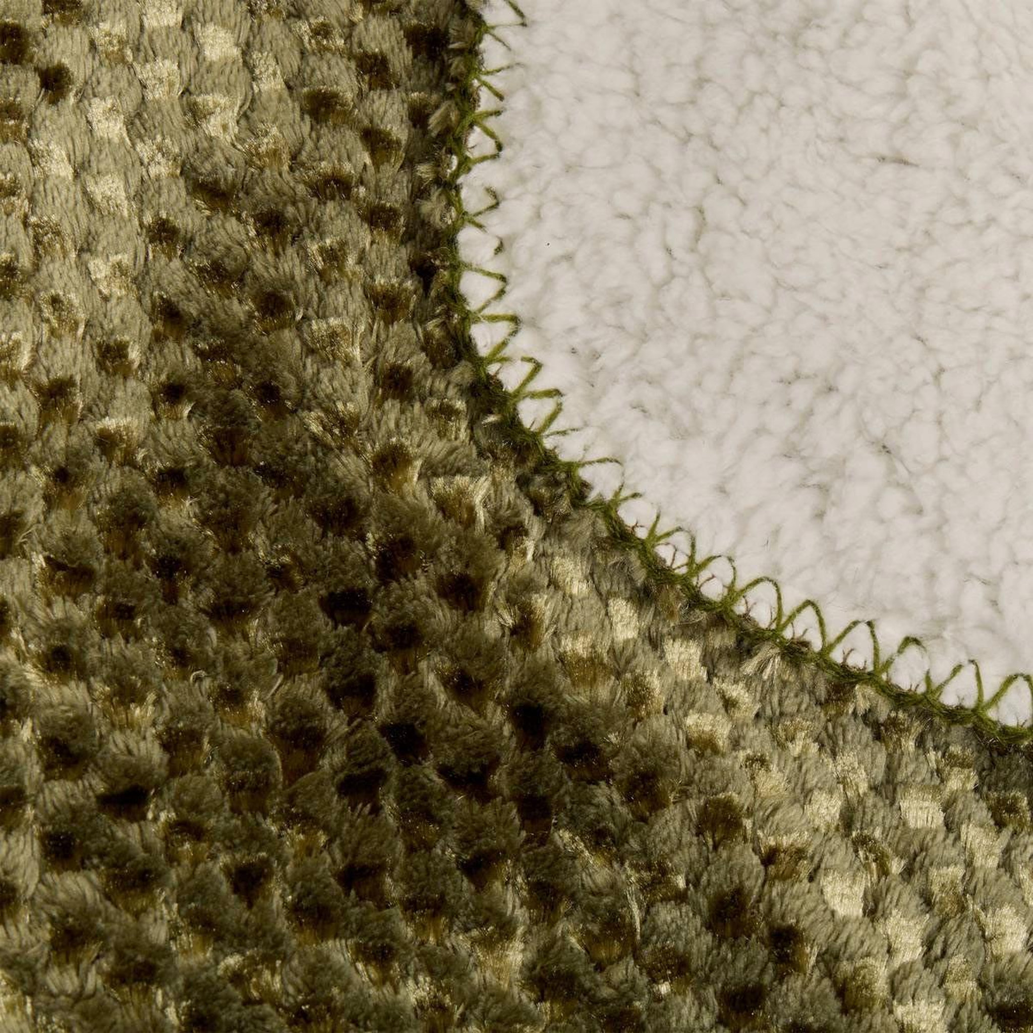 Voir la diapositive 2 : ATMOSPHERA Plaid sherpa en flanelle  lyno  130x170cm vert kaki