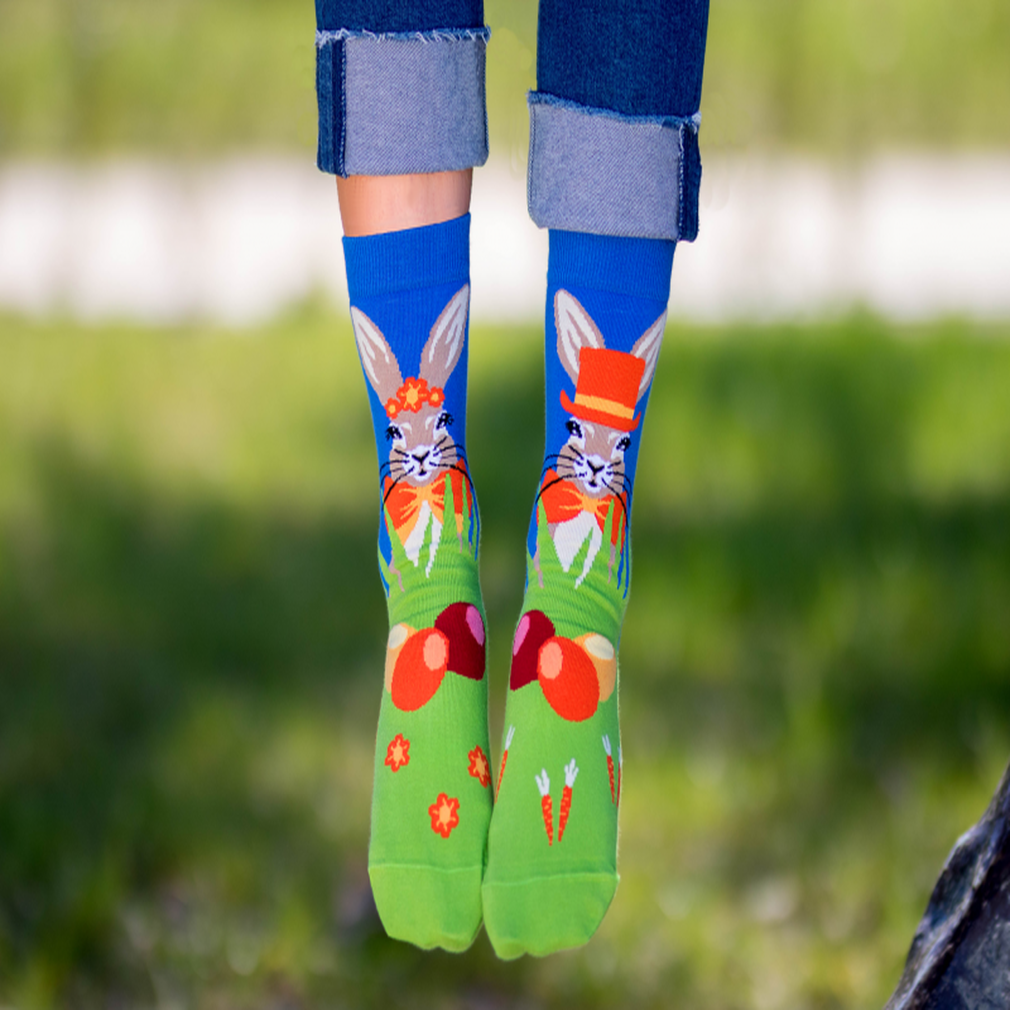 Voir la diapositive 2 : PIRIN HILL Chaussettes arty lapins de pâques - vertes & bleues