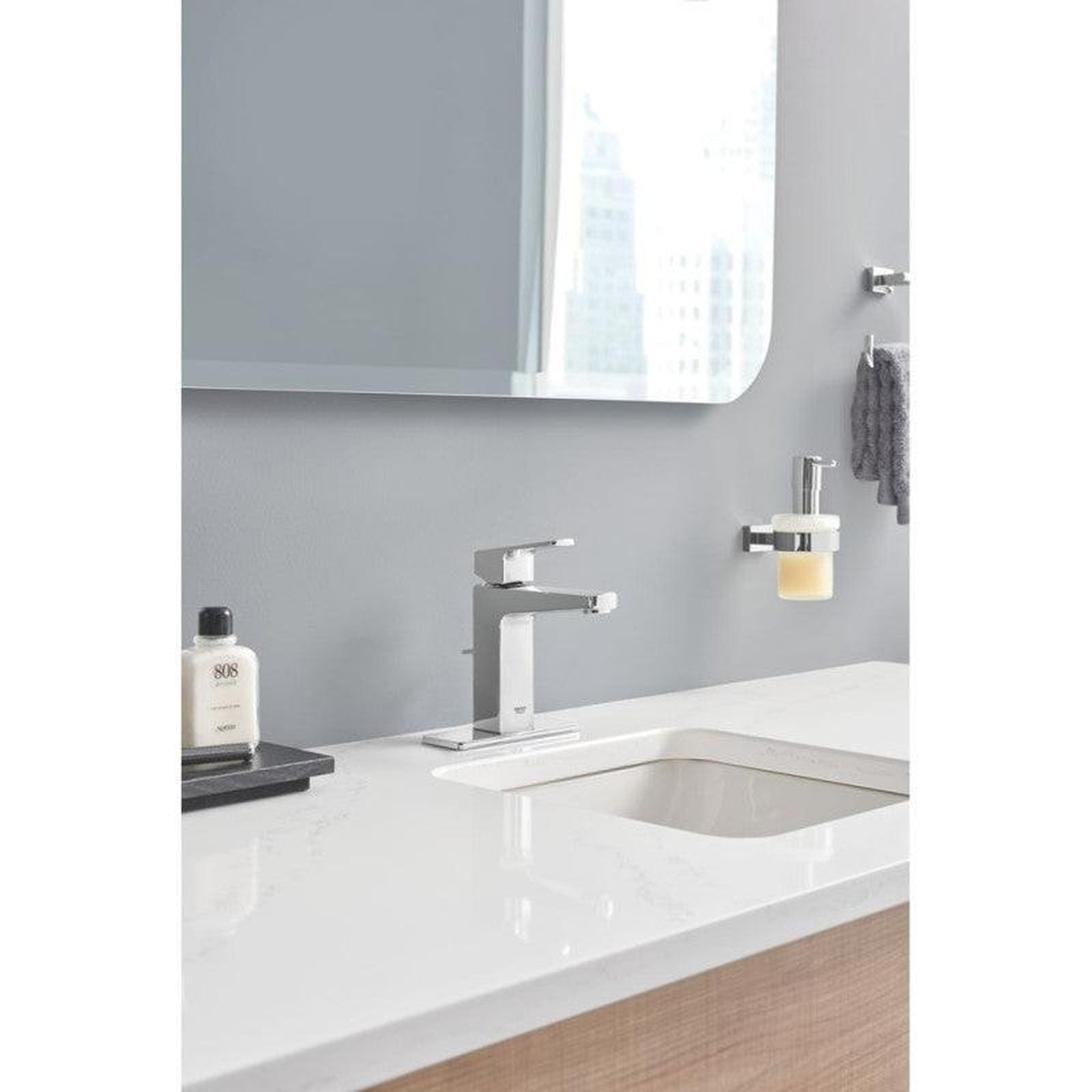Voir la diapositive 3 : Grohe Distributeur de savon avec support ESSENTIALS CUBE GROHE 40756001 160 ml - chrome