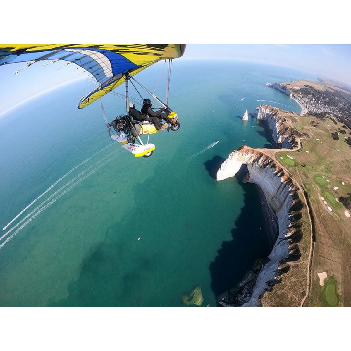 Smartbox Vol en ULM palpitant durant 45 minutes au-dessus d'Étretat - Coffret Cadeau Sport & Aventure