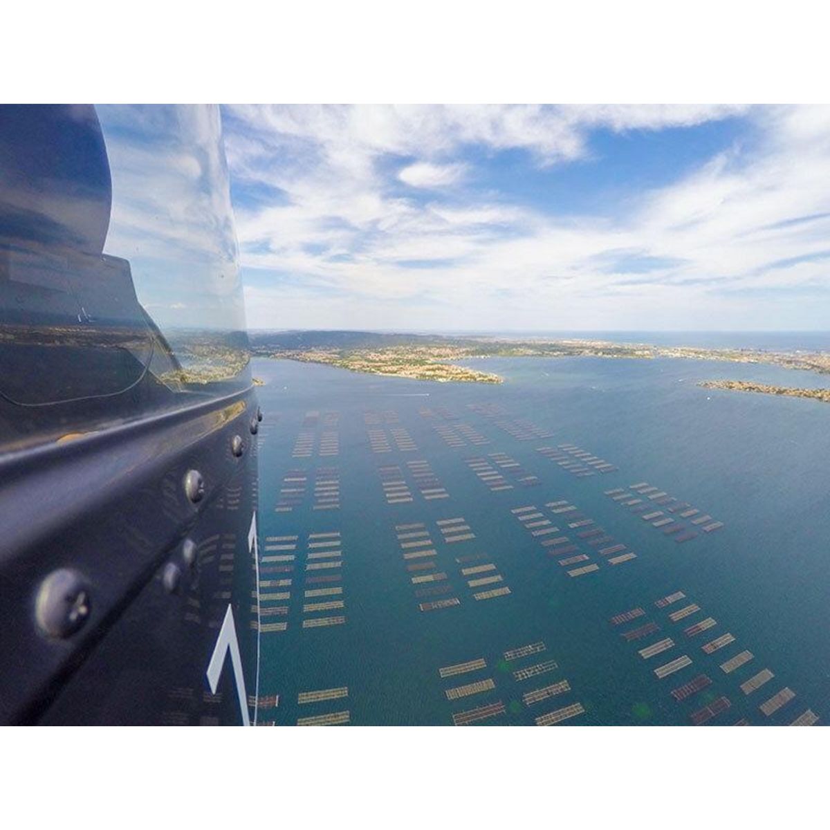 Smartbox Vol en hélicoptère de 20 min près de Sète - Coffret Cadeau Sport & Aventure