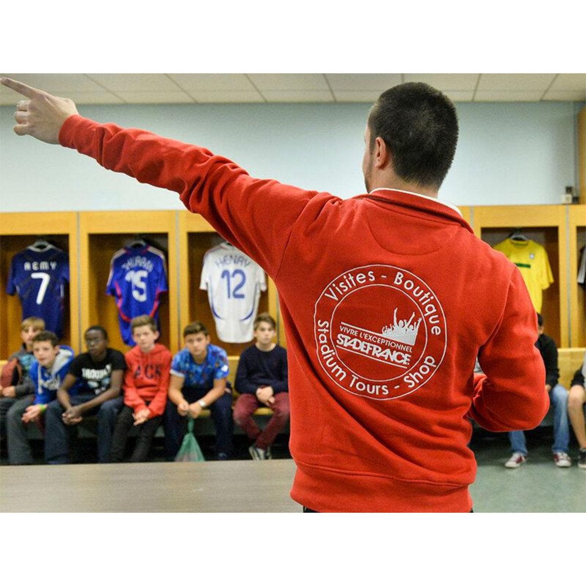 Smartbox Visite des coulisses du Stade de France en famille pour 1 adulte et 2 enfants - Coffret Cadeau Sport & Aventure