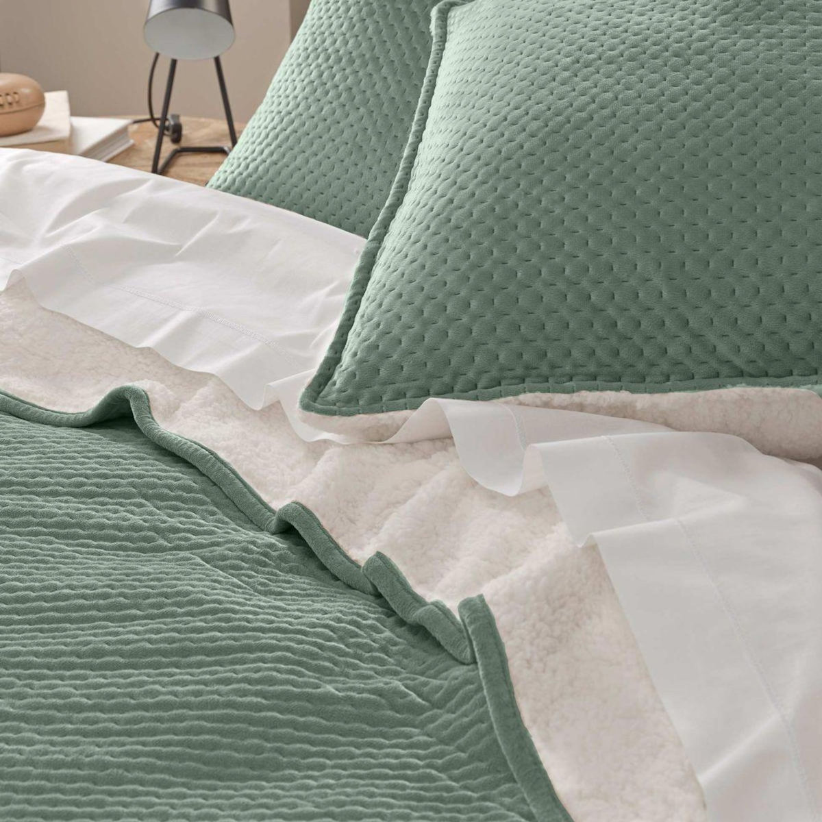 Paris Prix Couvre-Lit & 2 Housses de Coussin  Mylene  220x240cm Vert Cèdre