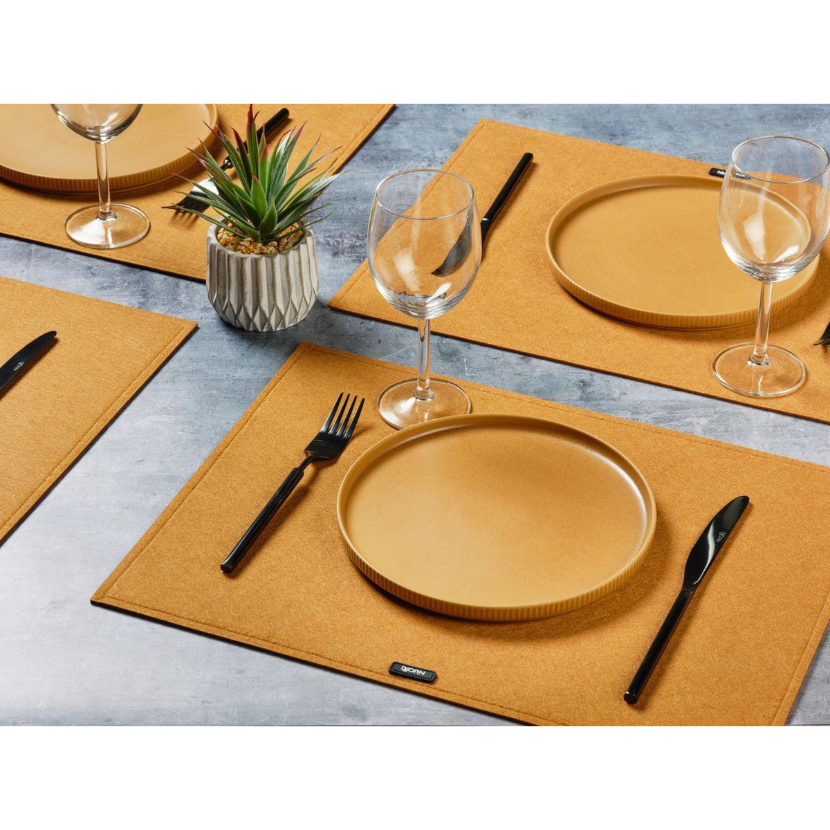 BJORN Set de table rectangulaire - 6 pièces - Feutre recyclé marron